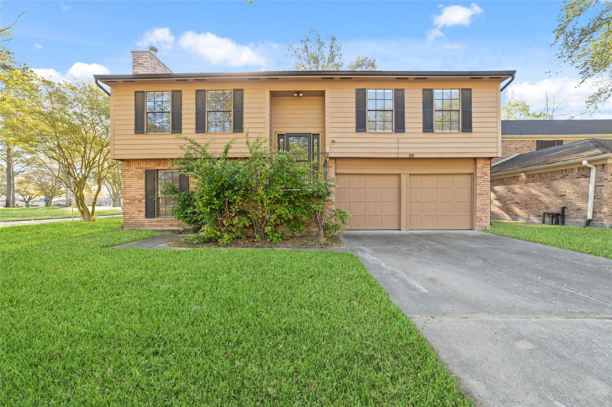 8426 Laurel Trails Drive — photo