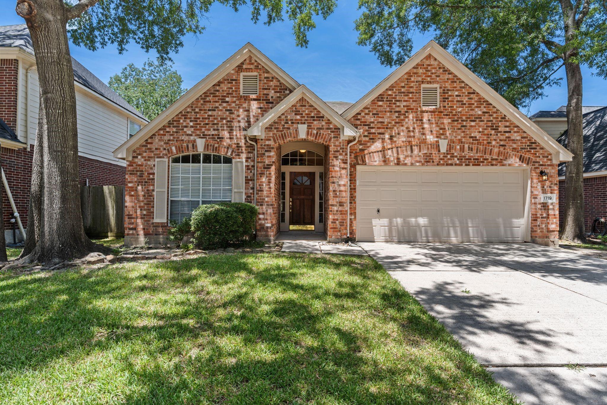 1719 Sandy Trail Court — photo