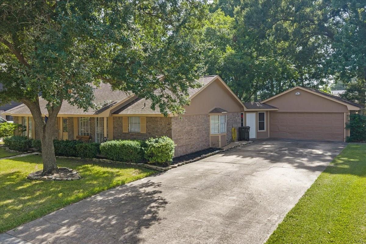 12615 Old River Drive — photo
