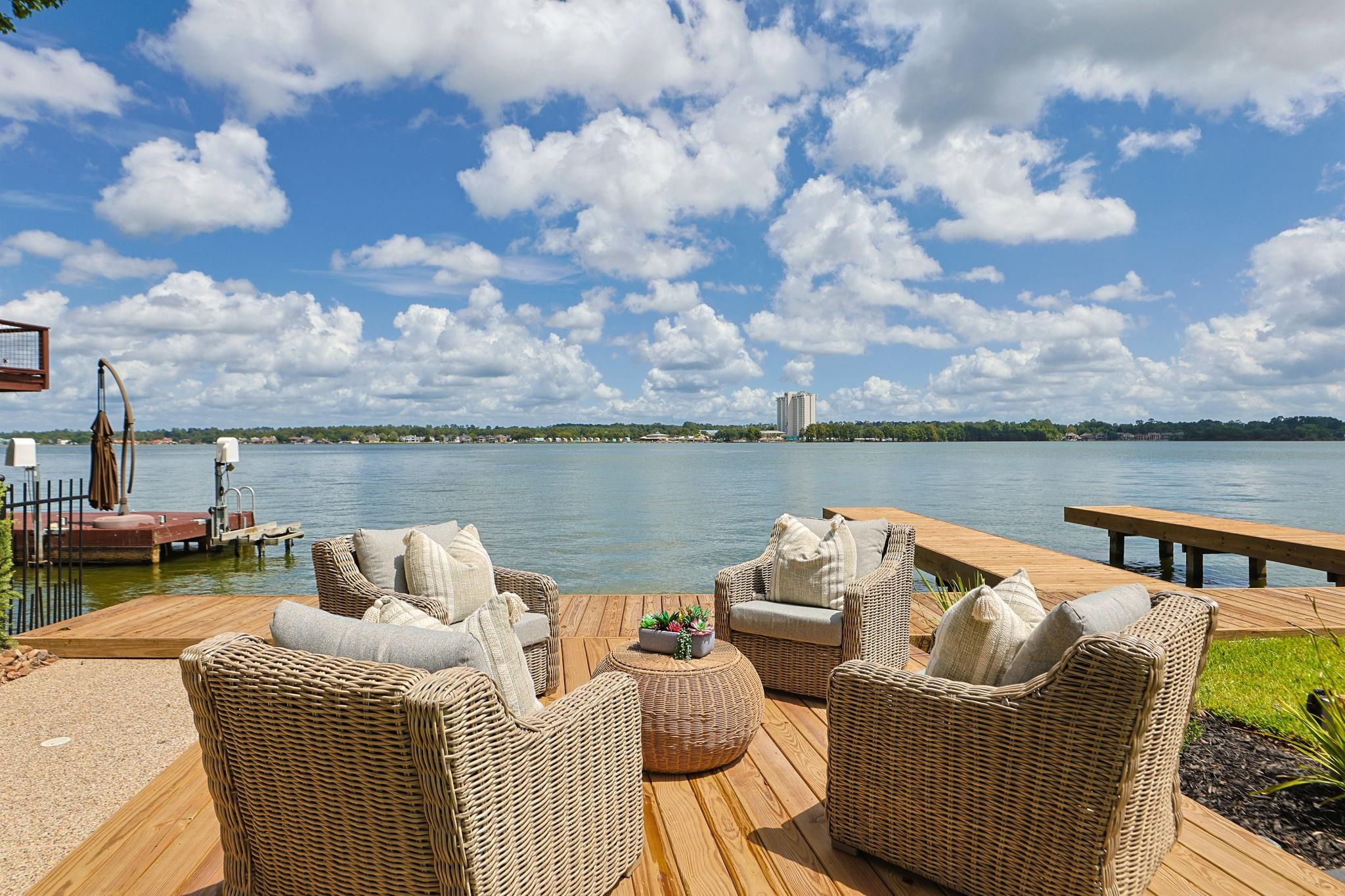 848 Lake View Drive — photo
