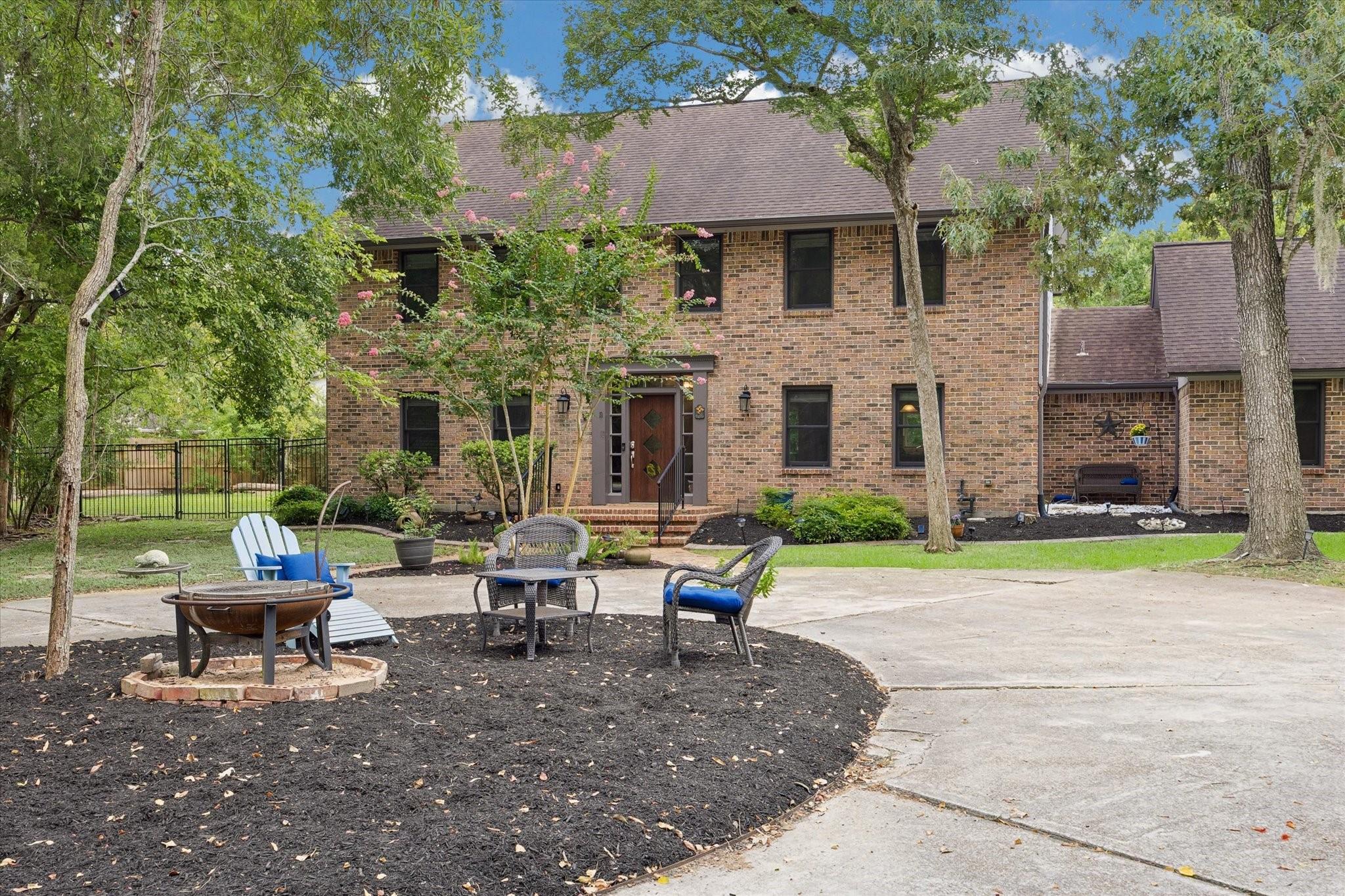 906 Quaker Bend Drive — photo