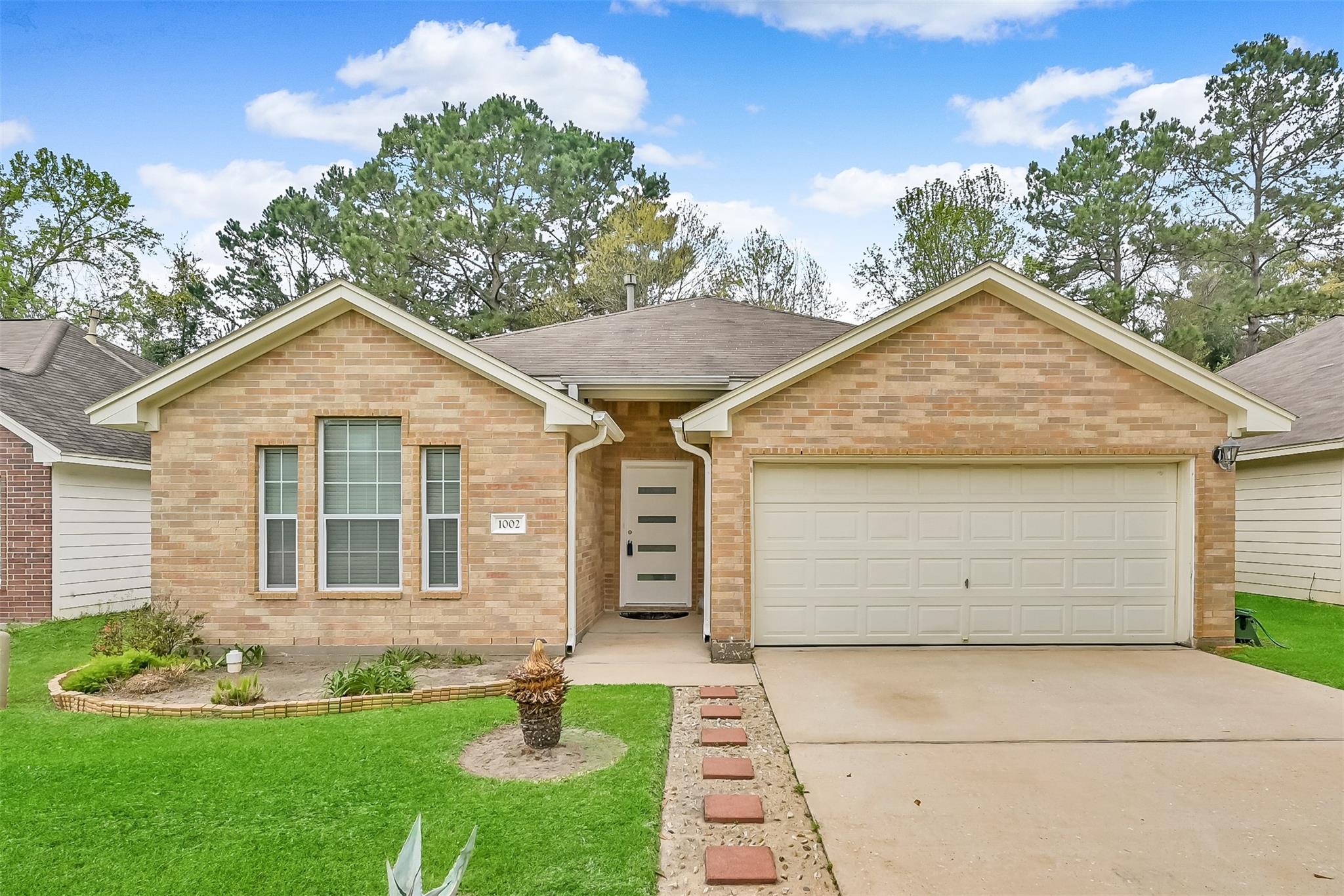 1002 Oak Glen Drive — photo