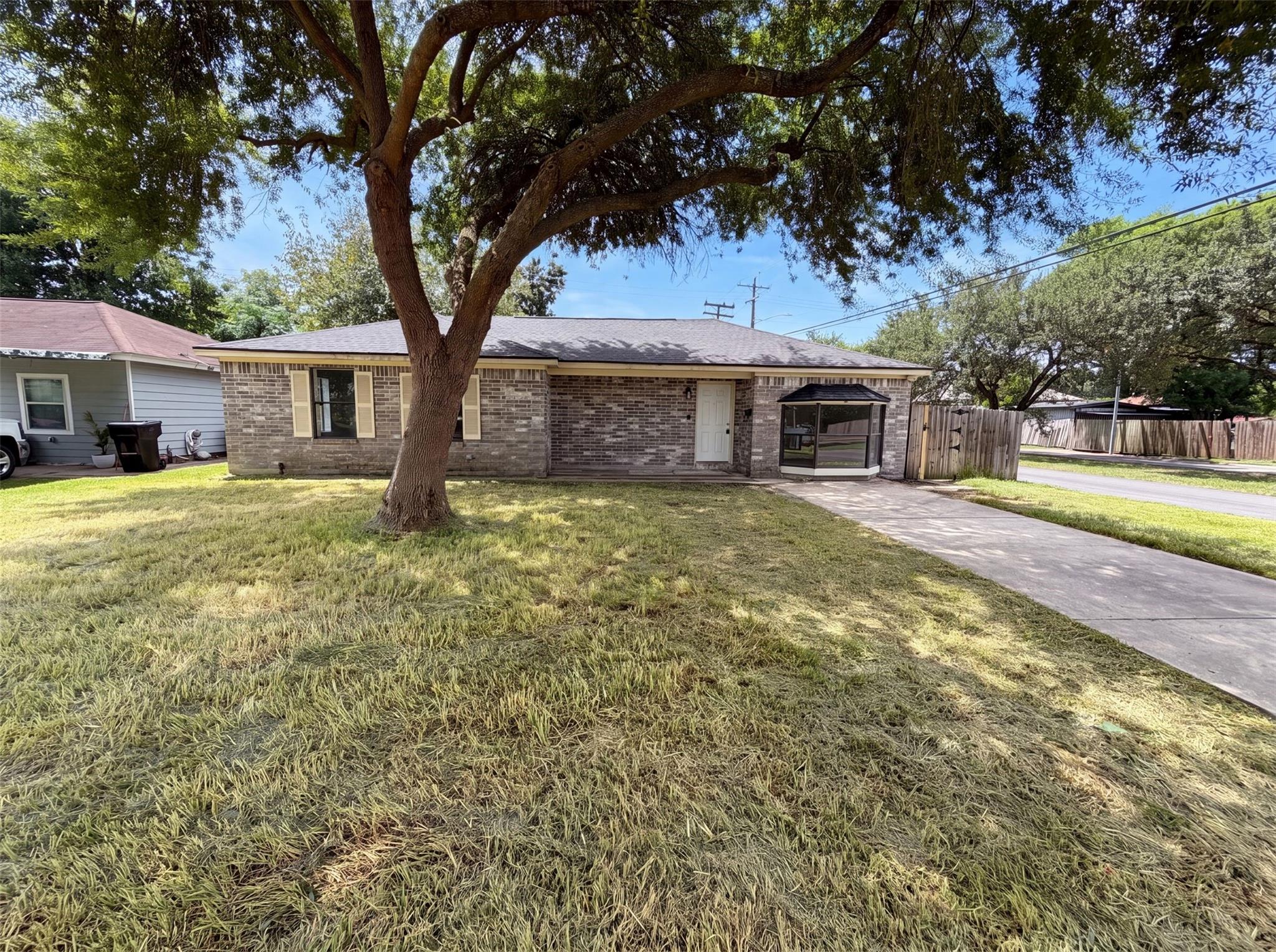 10502 Bessemer Street — photo