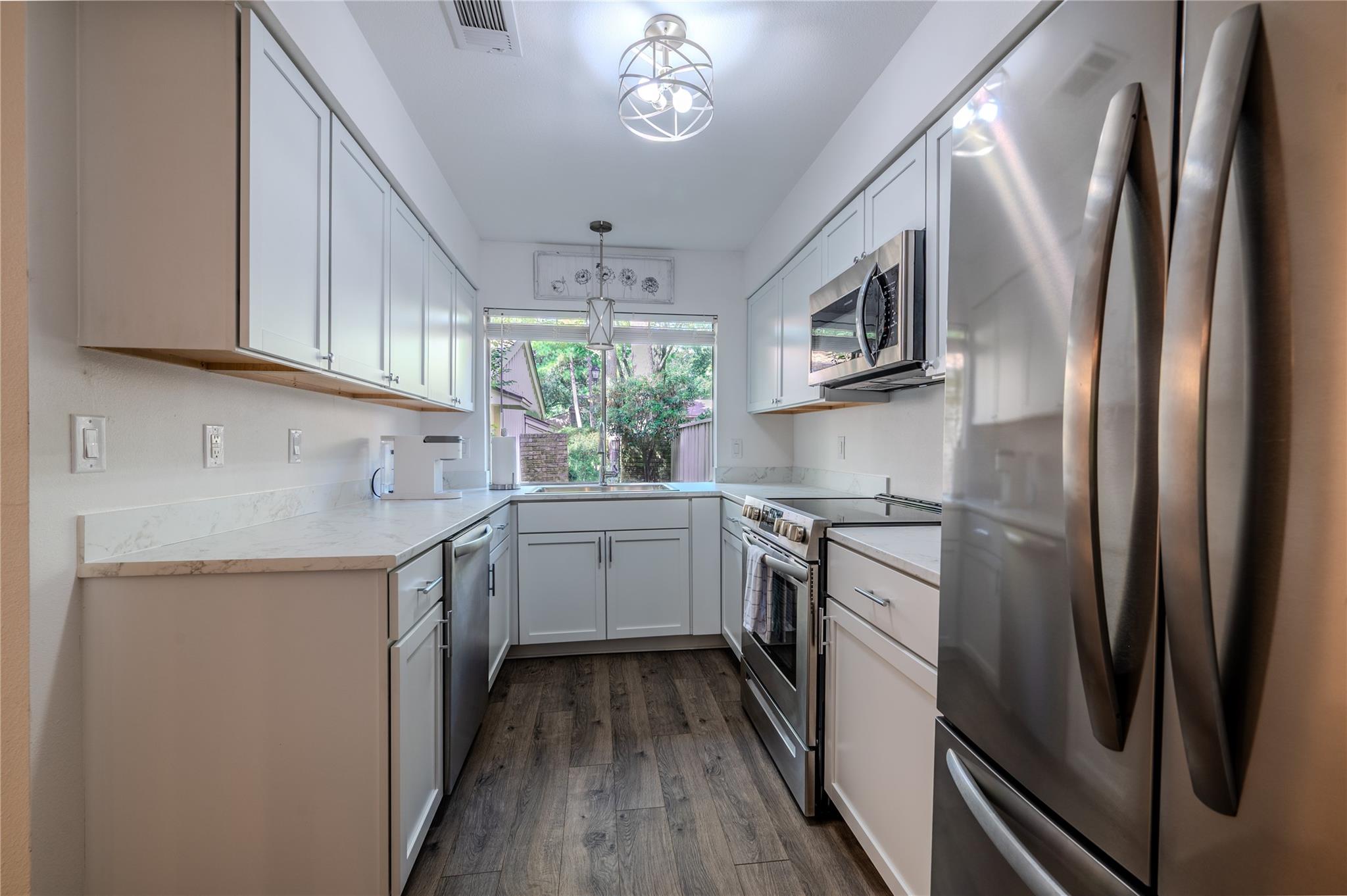 2306 W Settlers Way — photo