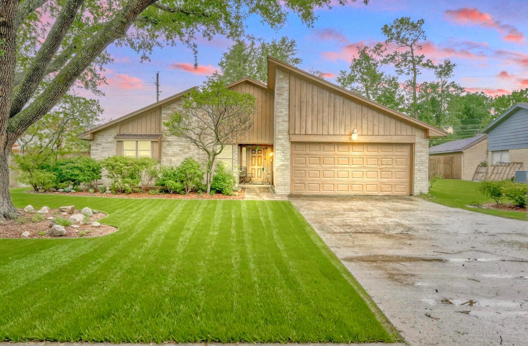 9810 Bayou Woods Drive — photo