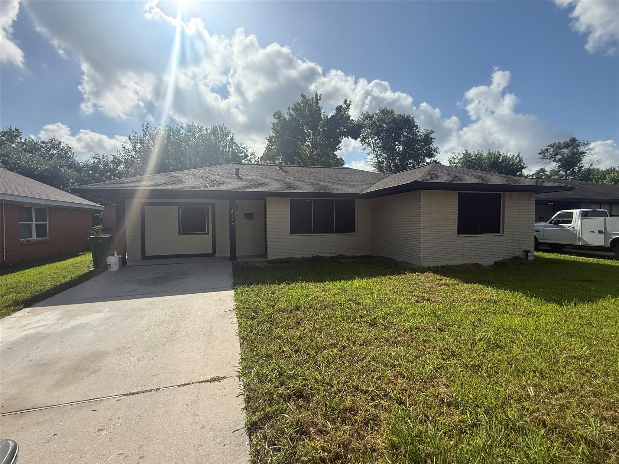 2115 Dewberry Lane — photo
