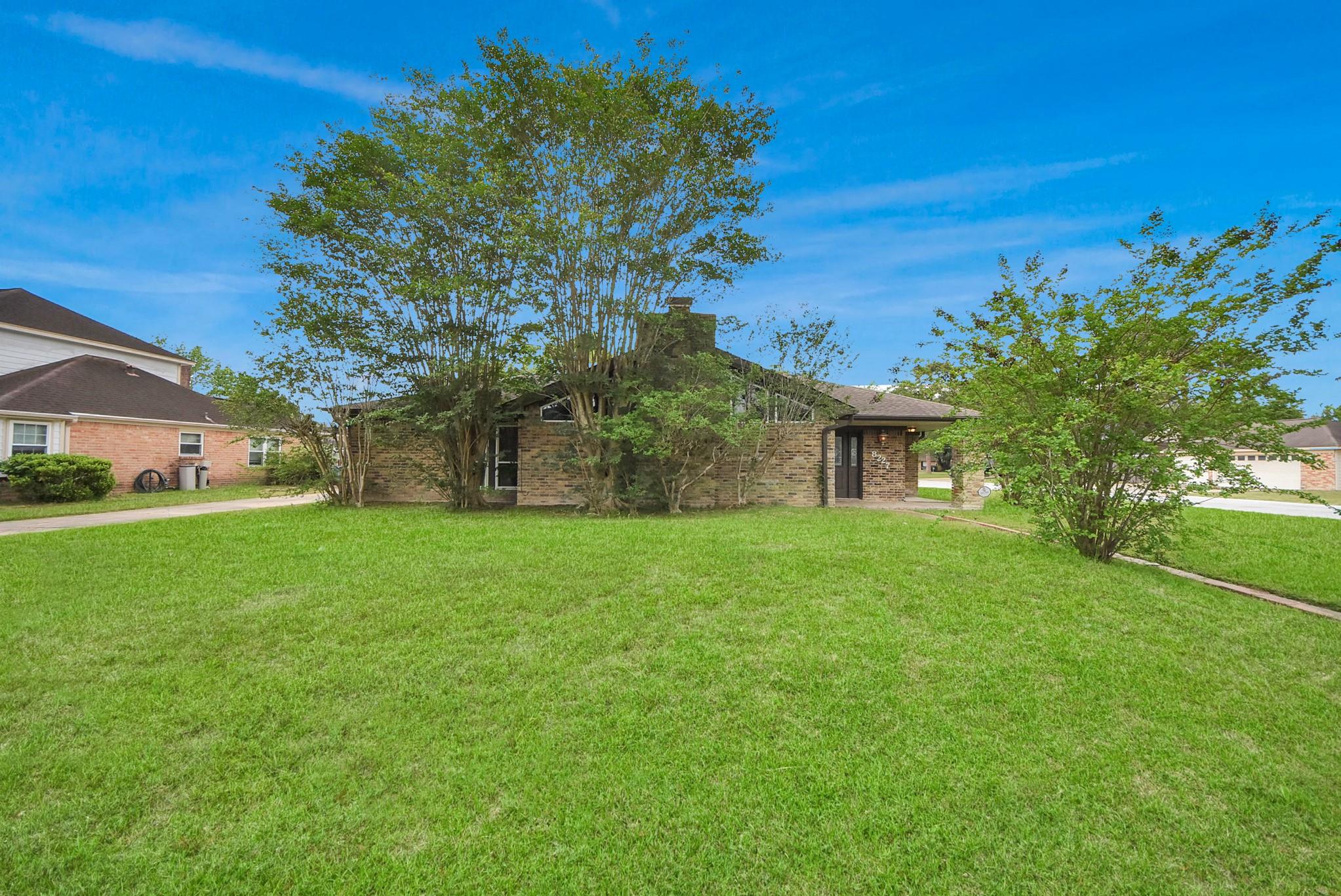 8227 Ivan Reid Drive — photo
