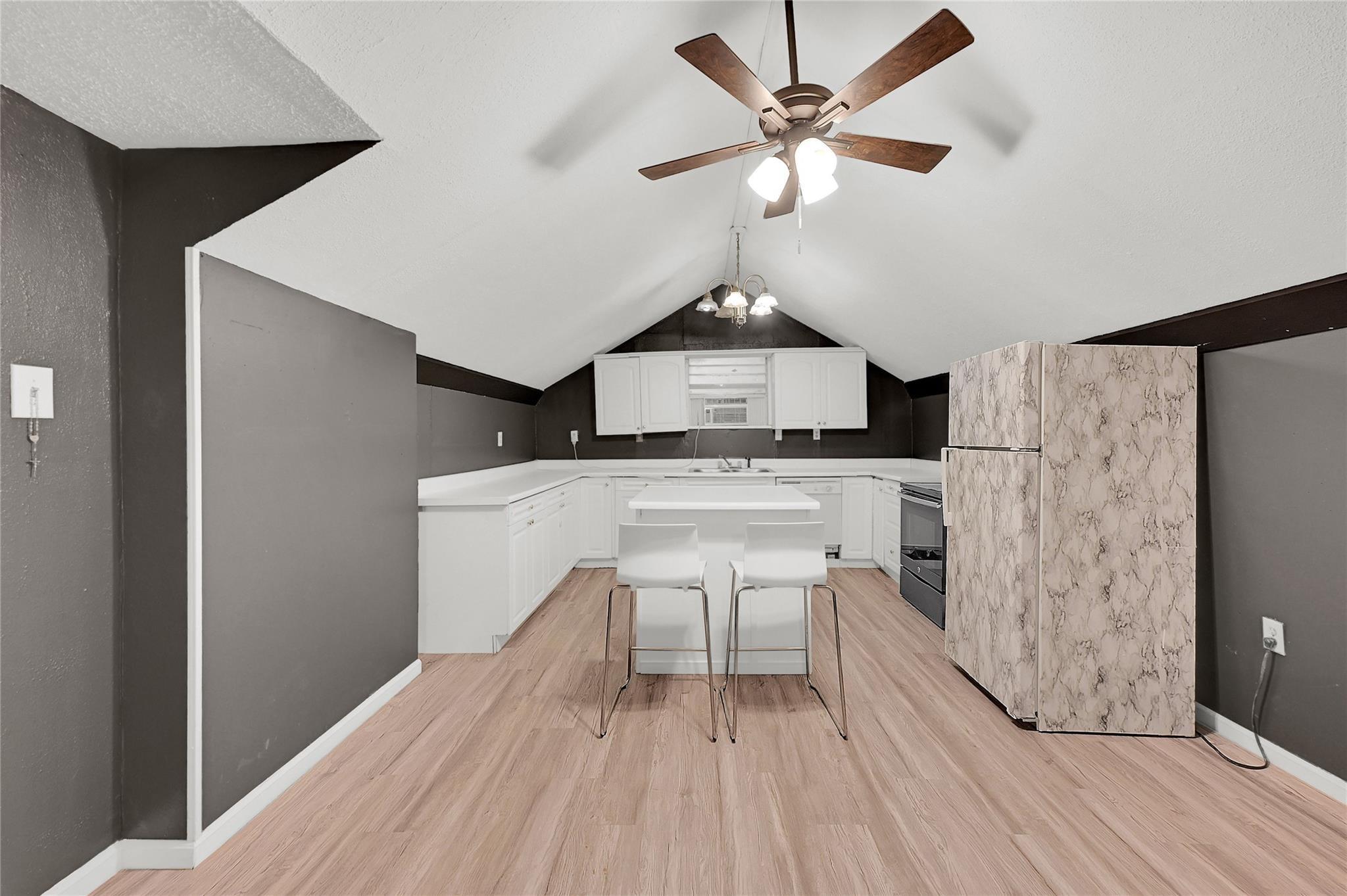 310 N Rock Island St #4 — photo