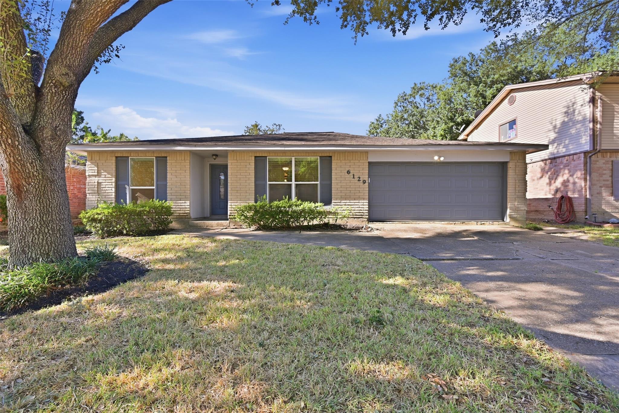 6129 Creekside Lane — photo