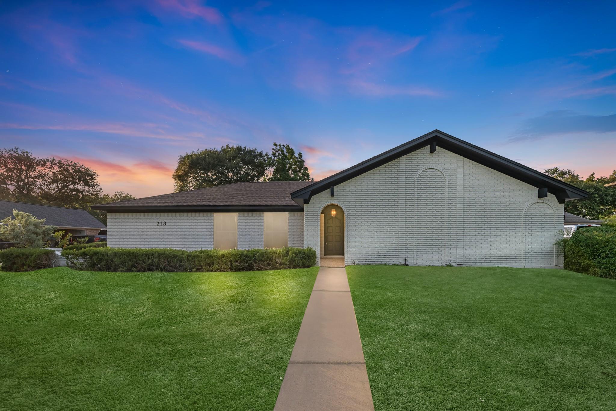 213 Westview Drive — photo