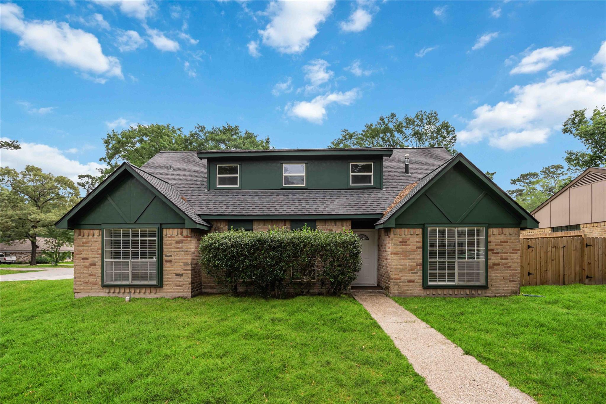 203 Wedgewood Court — photo