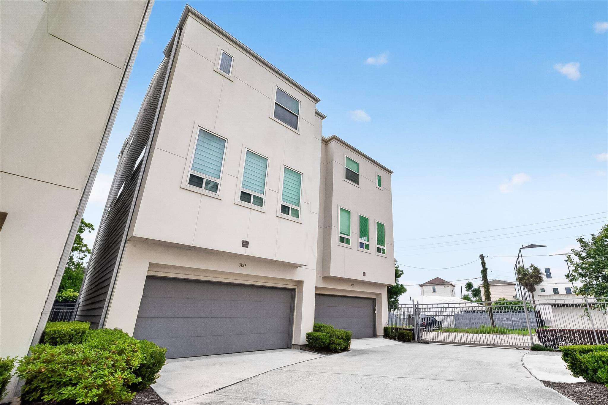 3127 Leeland Street — photo