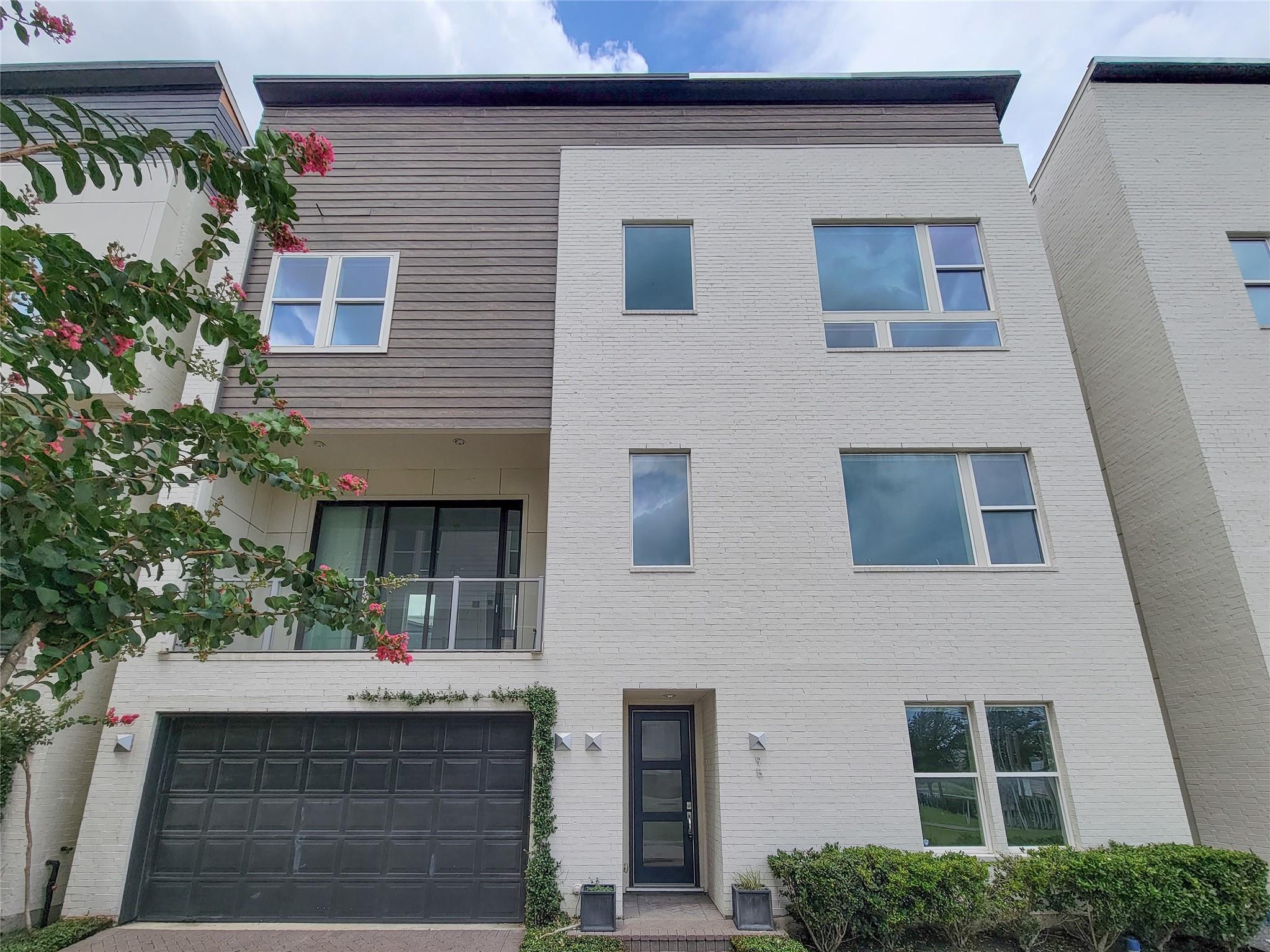 9 N St Charles Street #B — photo