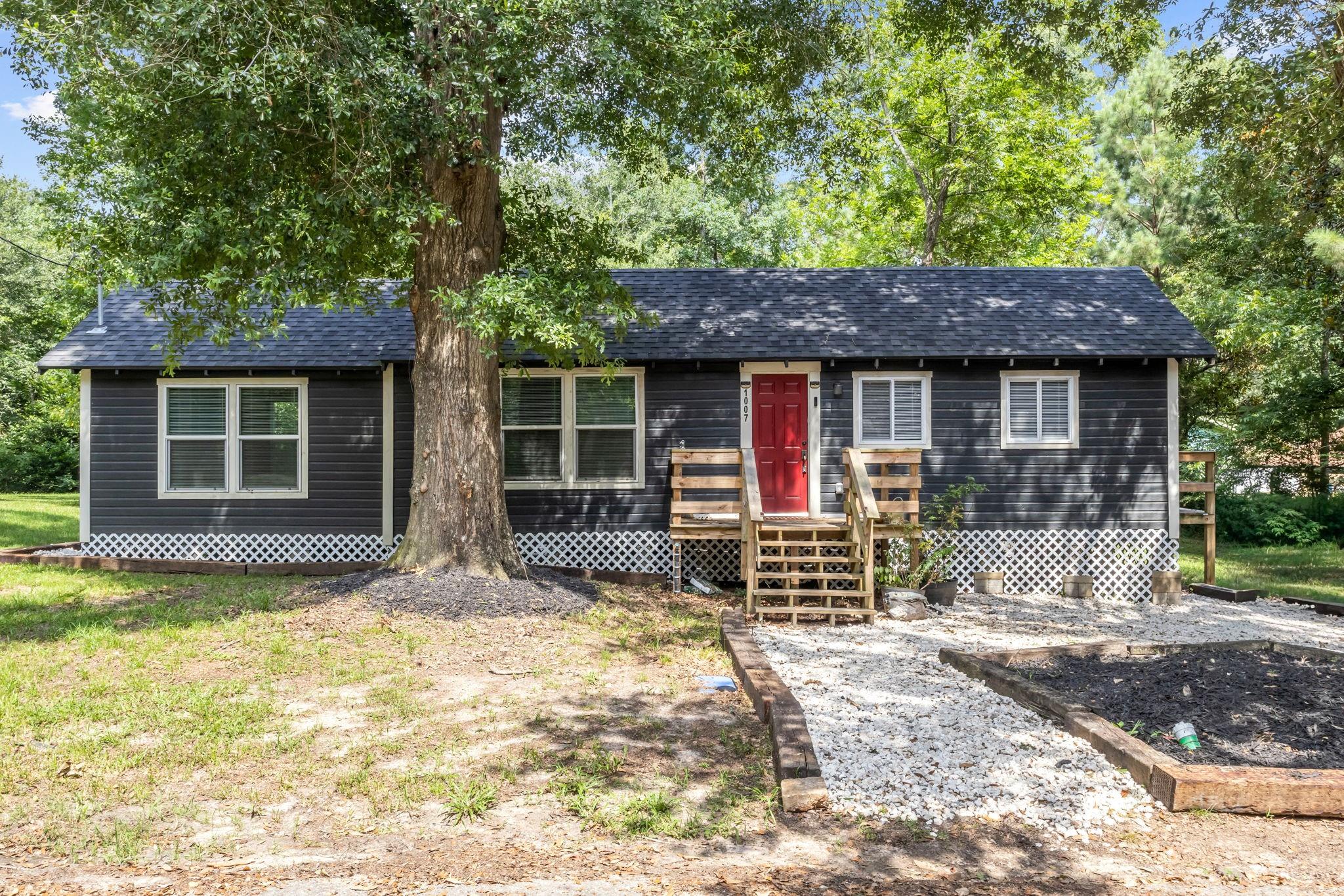 1007 S Pecan Street — photo