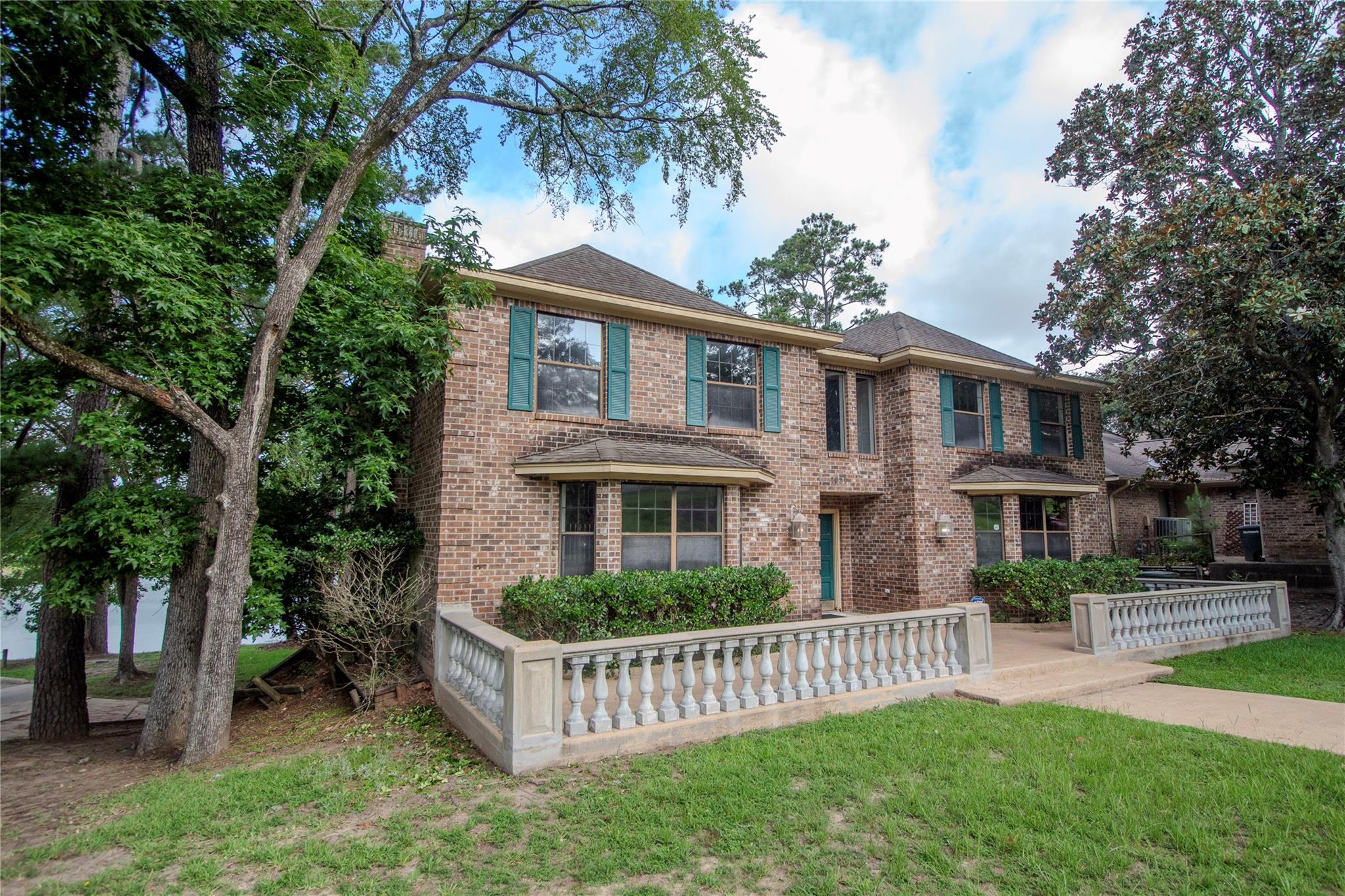 1630 Green Briar Drive — photo
