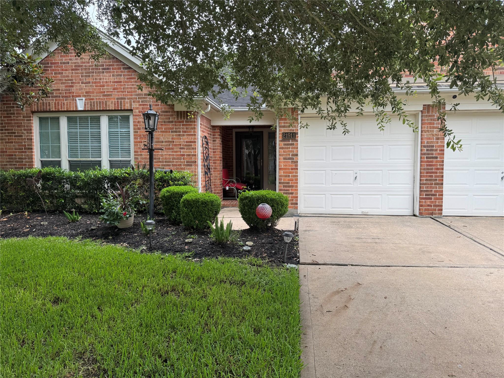 21911 Rivergate Court — photo