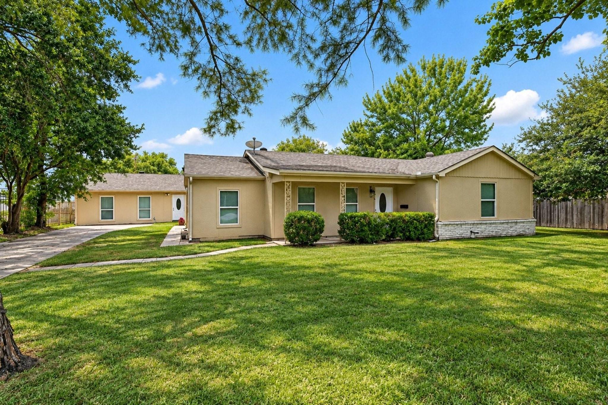 6010 Cypress Street — photo
