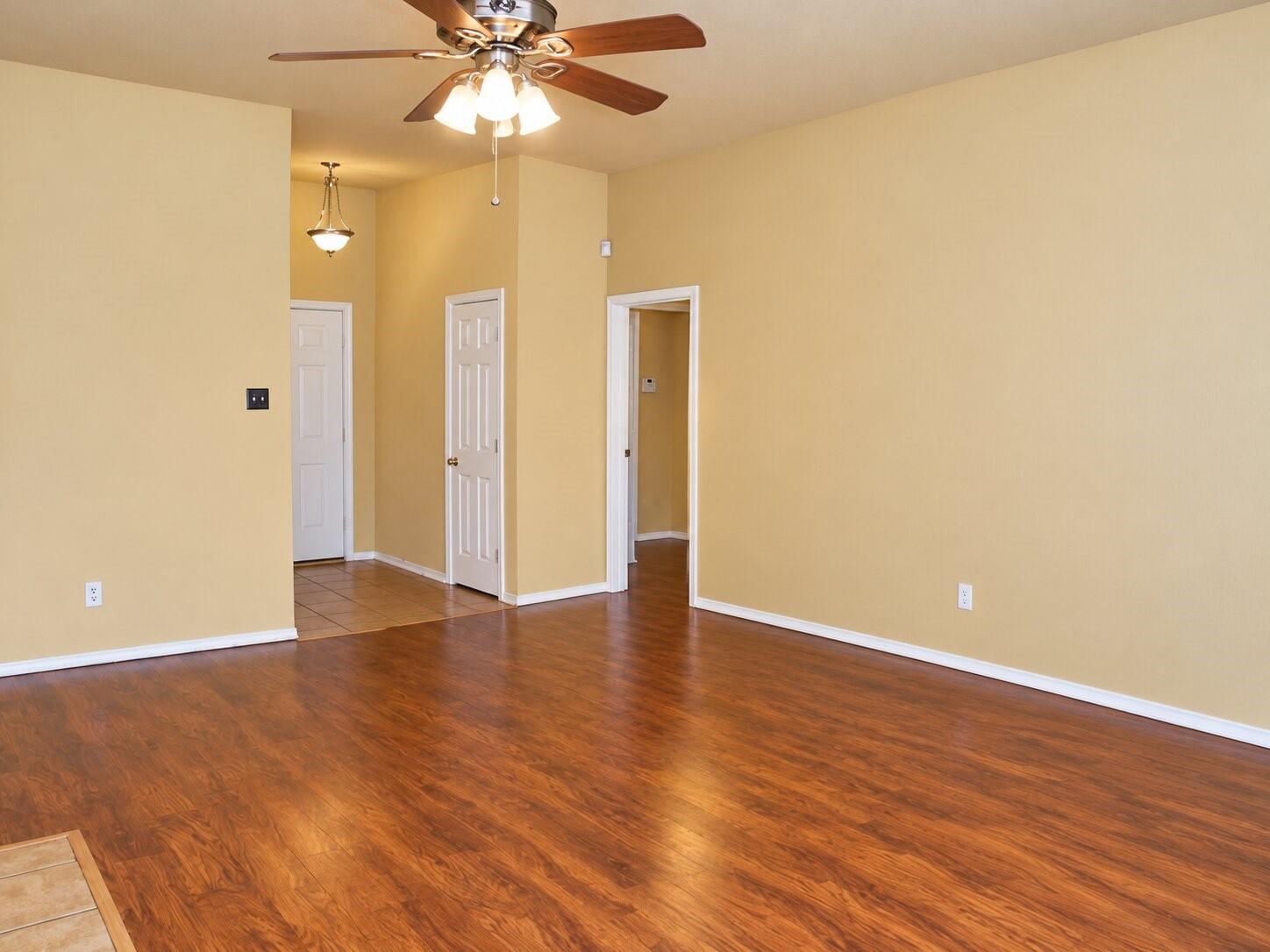 421 E Division Street, Pilot Point, TX 76258 — photo 3