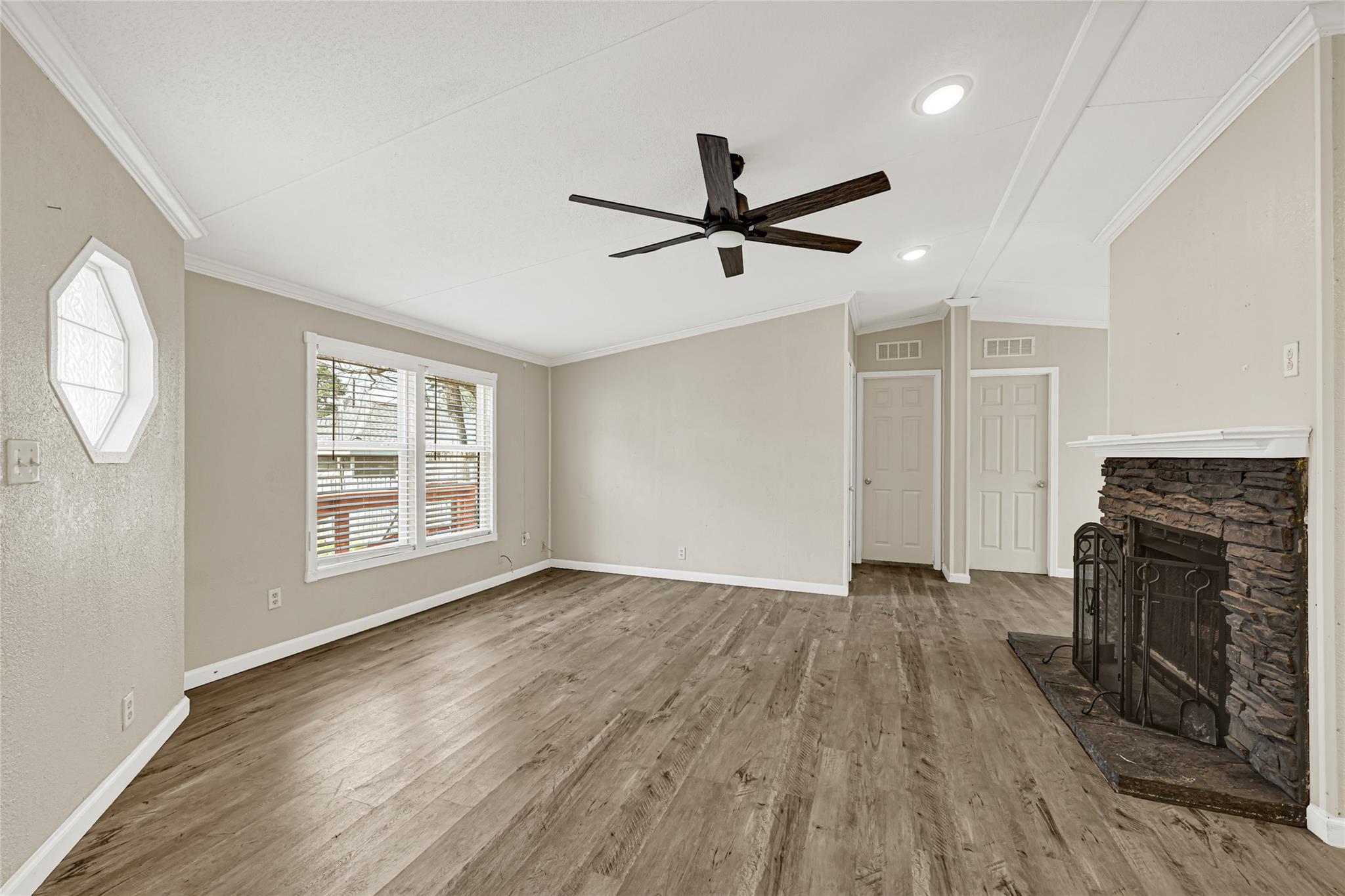 9586 Darkwood Street — photo