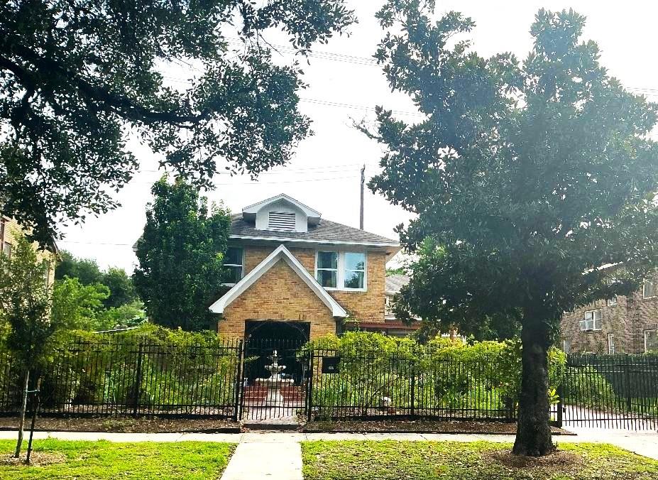 2417 Blodgett Street — photo