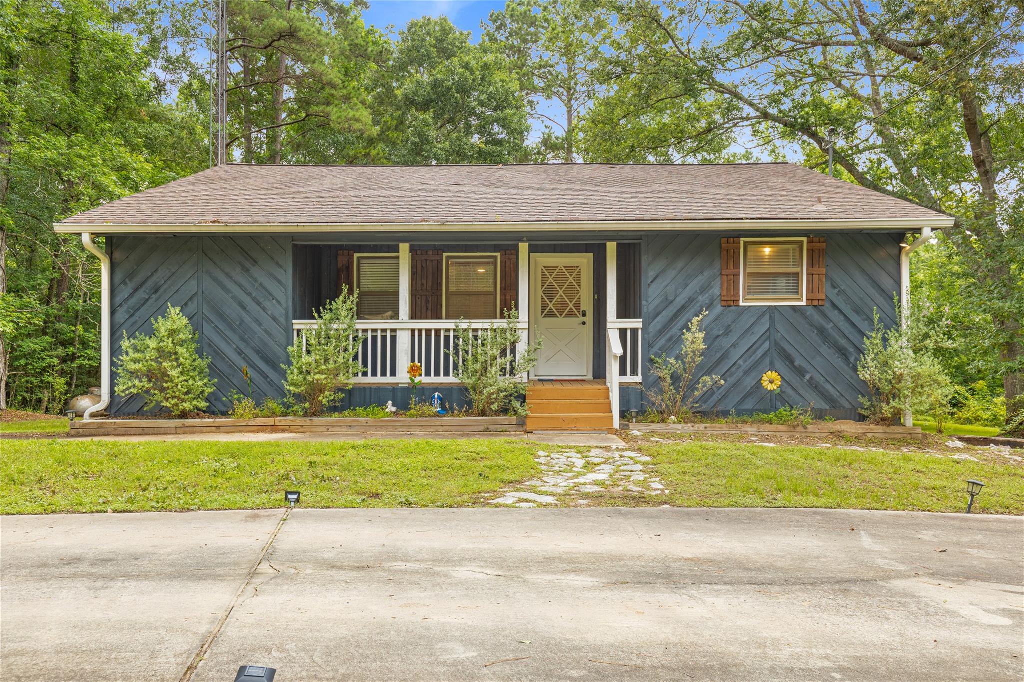 61 Southwood Forest Road — photo