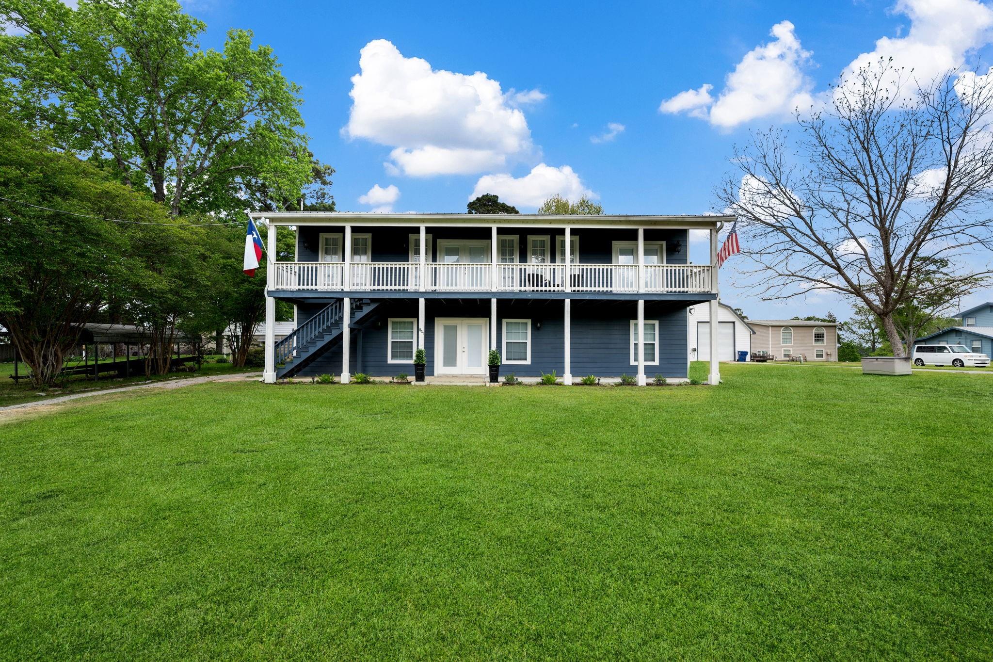 801 Commodore Drive — photo