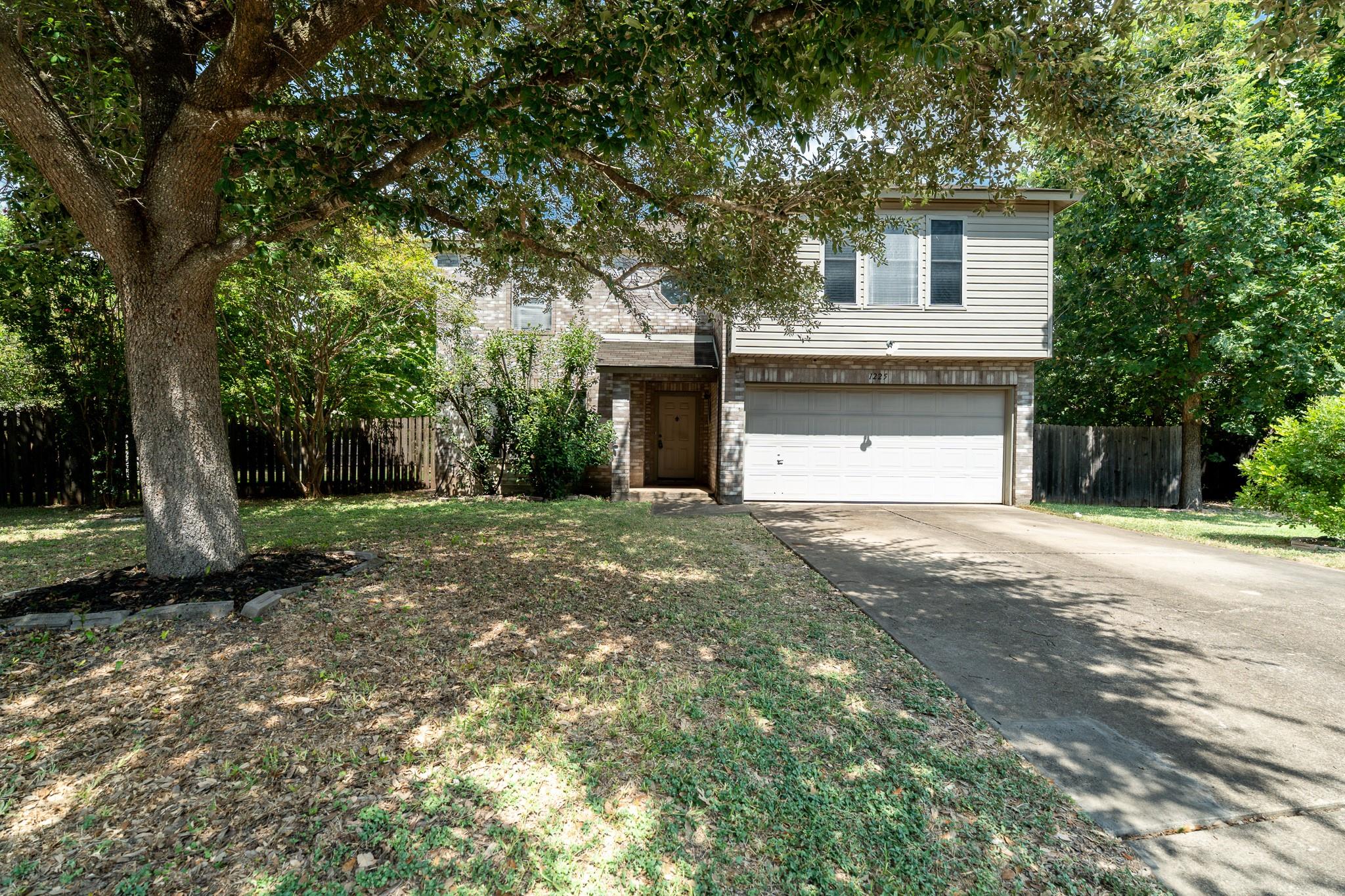 1225 Minerva Street — photo