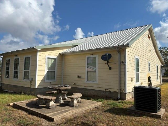 301 Beech Street, Calvert, TX 77837 — photo 3