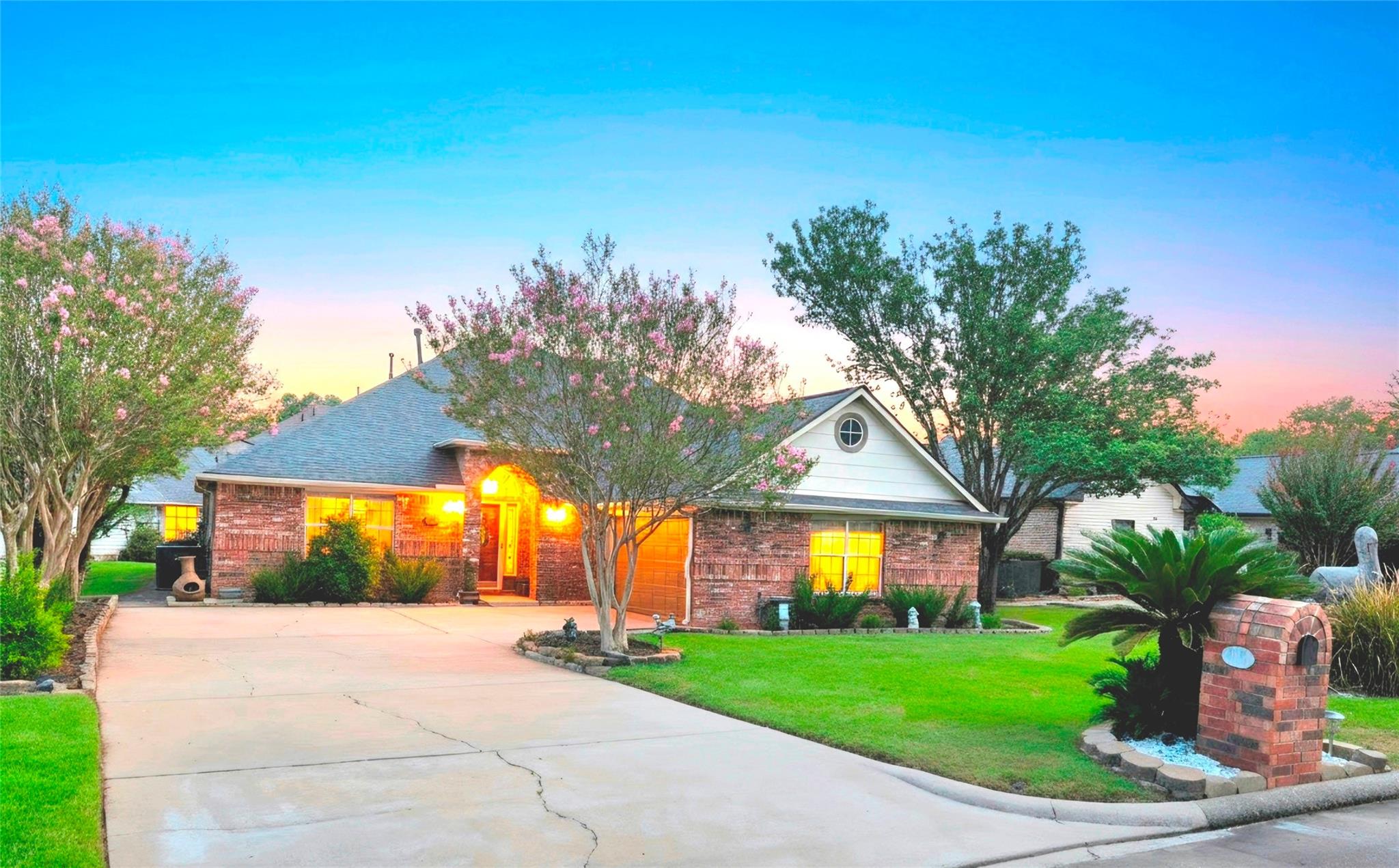 220 April Waters Drive W — photo