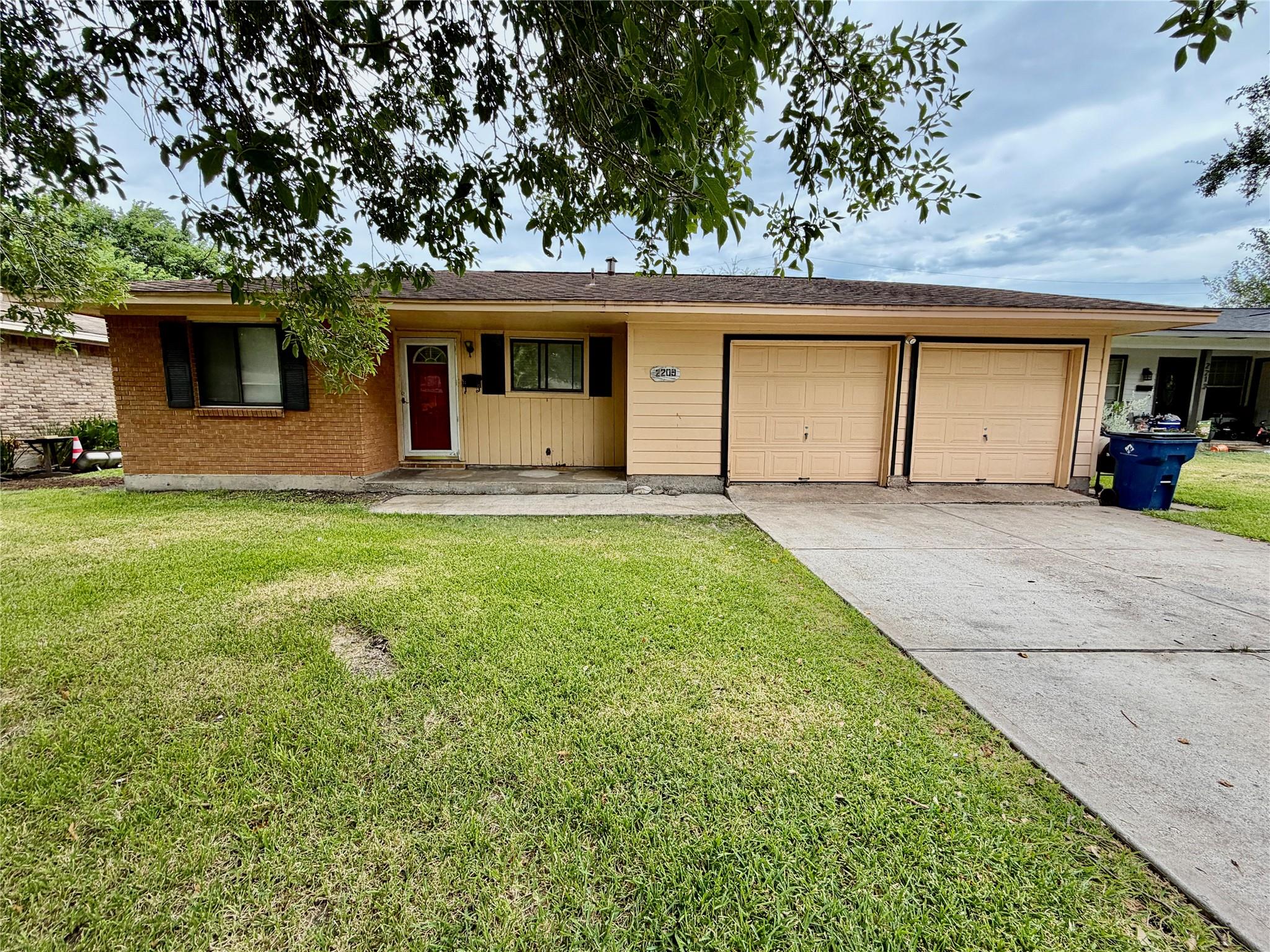 2209 20th Avenue — photo