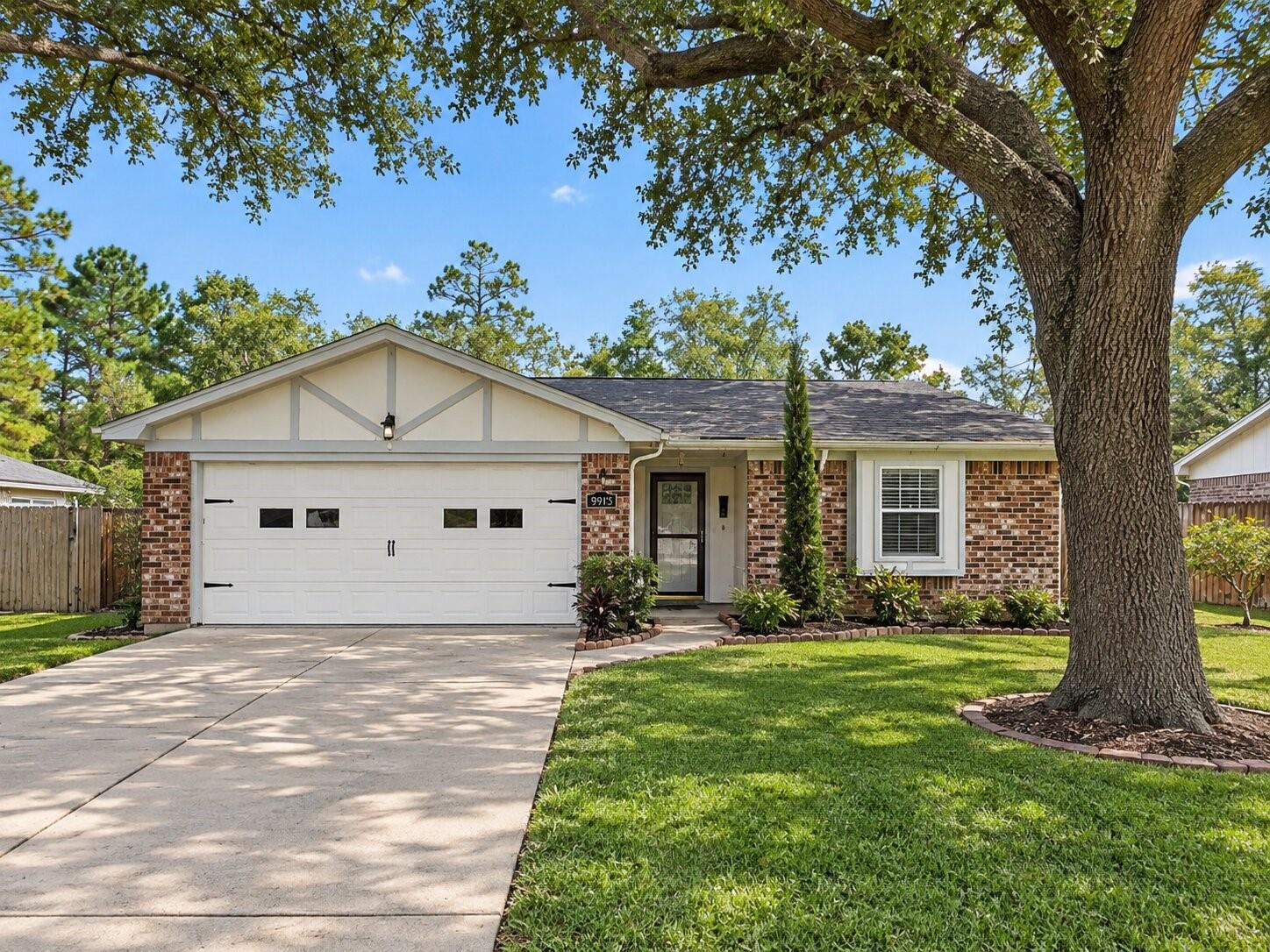 9915 Forest Hollow Drive — photo