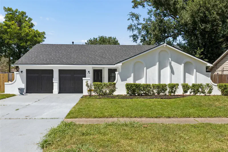 9238 Friendship Road — photo