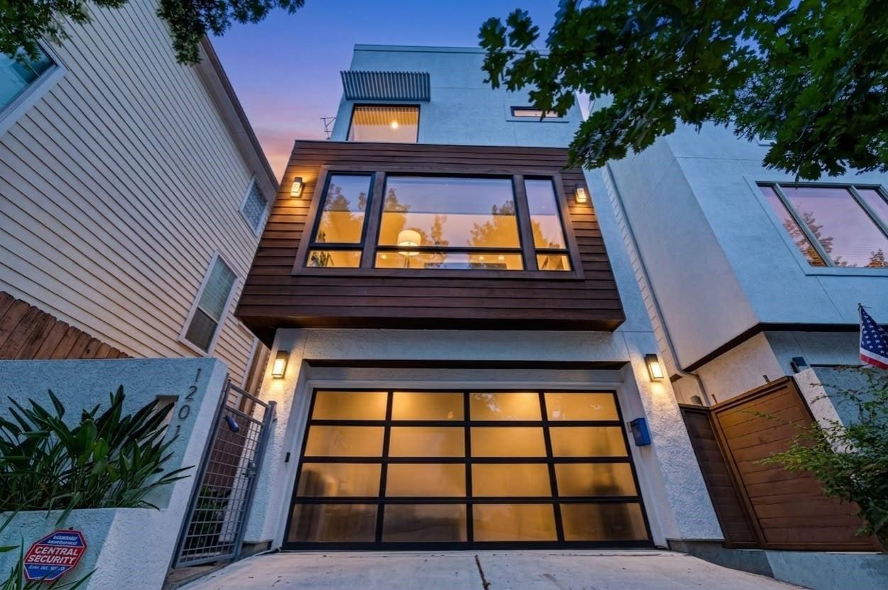 1201 Peveto Street — photo