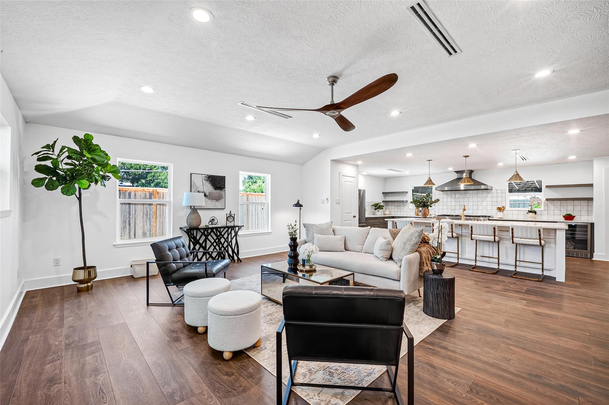 1338 Seaspray Court — photo