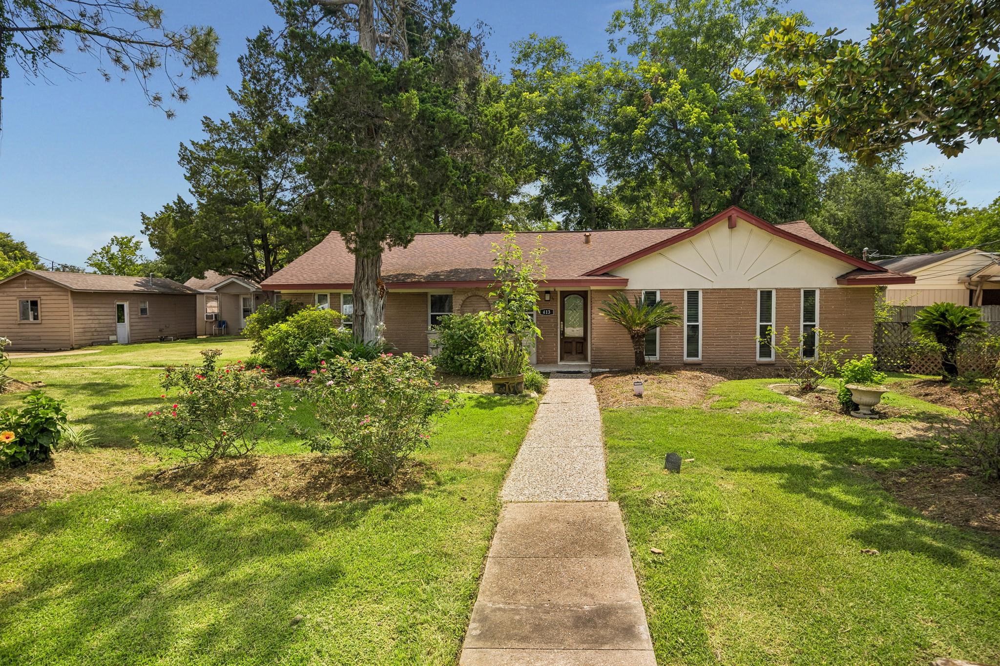 413 Mebane Lane — photo