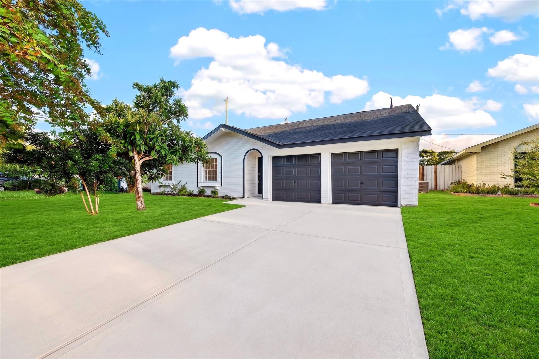 12026 Sela Lane — photo