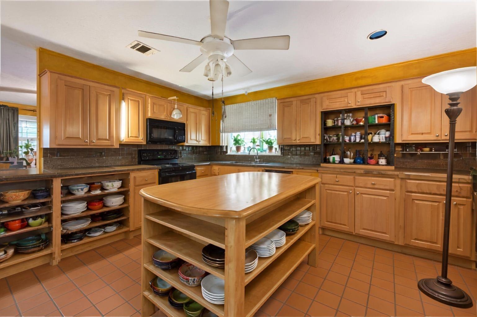 1522 Spring Hills Drive, Spring, TX 77386 — photo 3