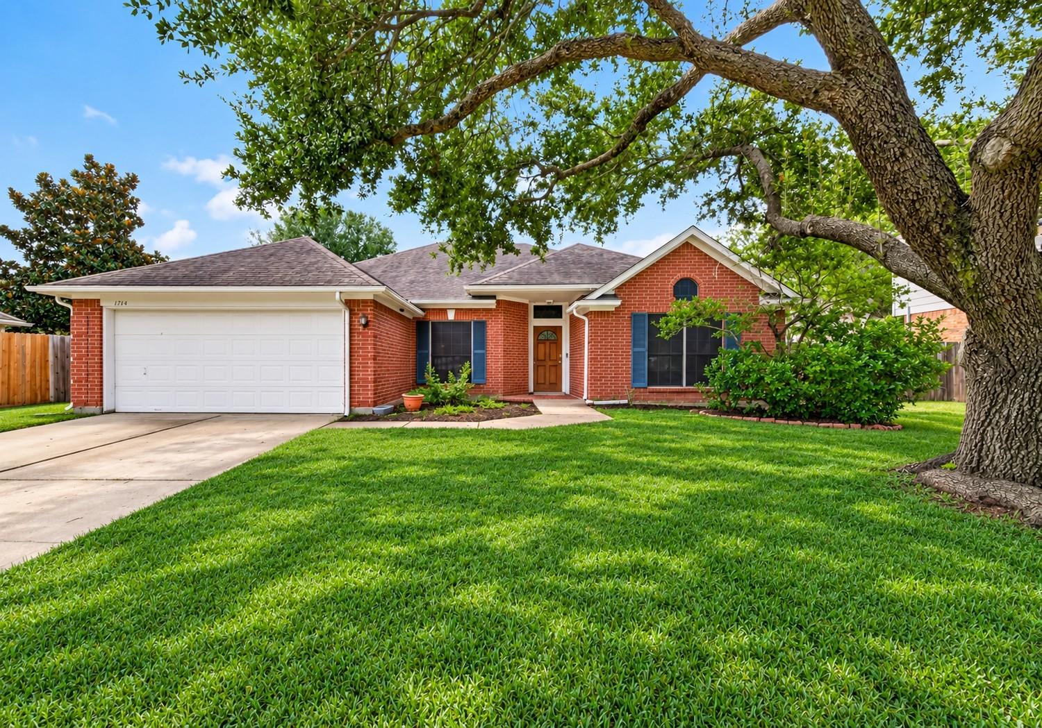 1714 Park Maple Drive — photo