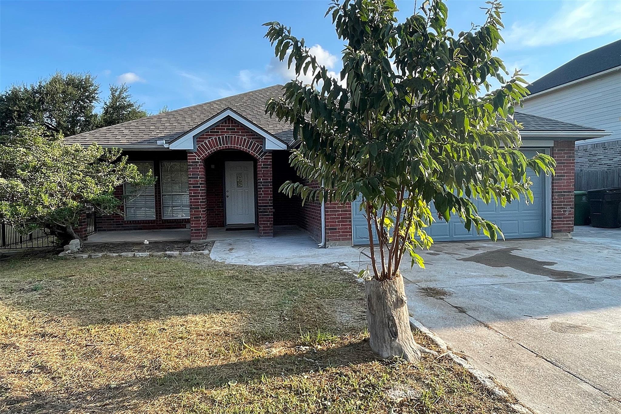 8010 Arrowhead Lane — photo