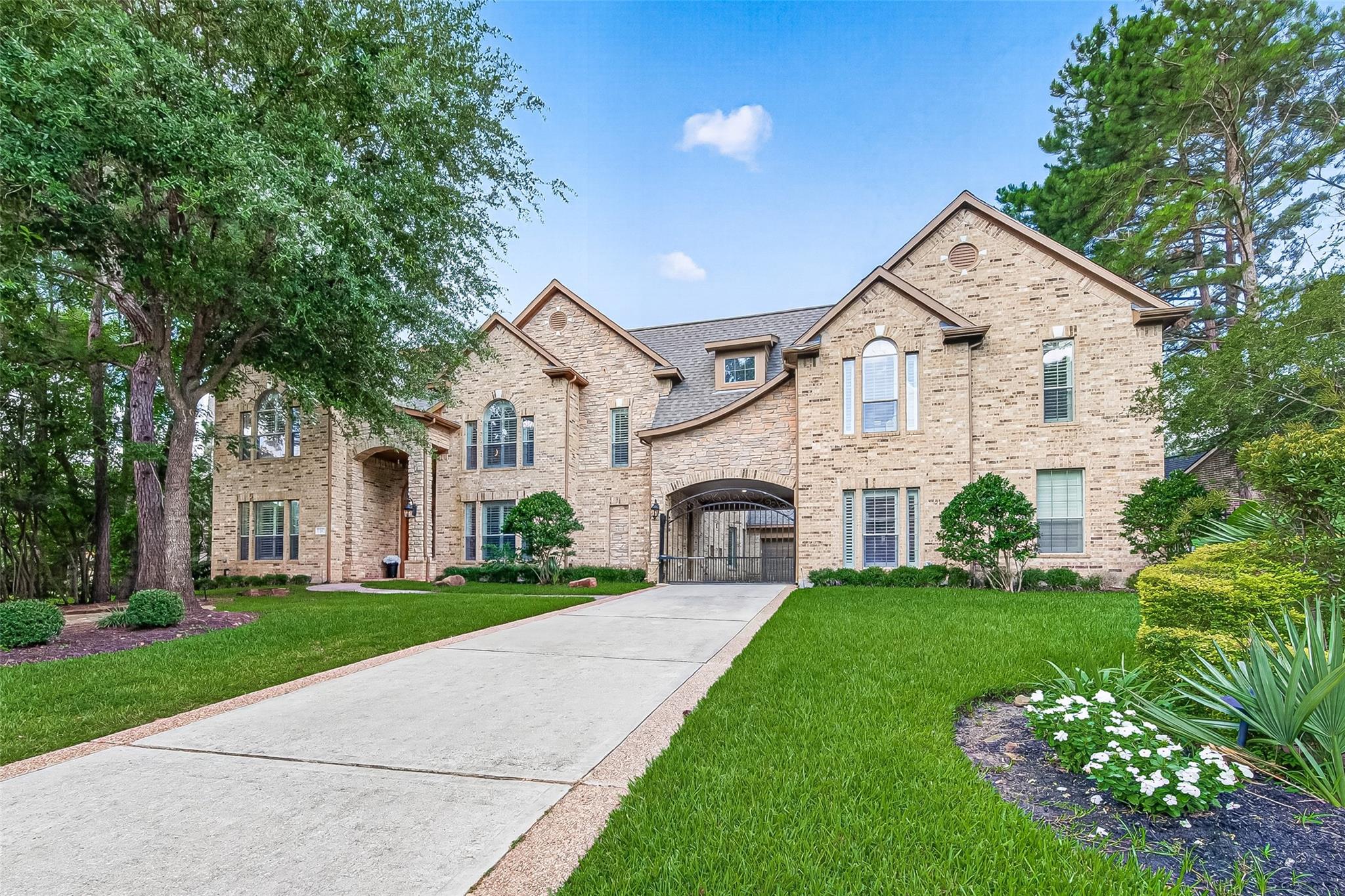 15 Veilwood Circle — photo
