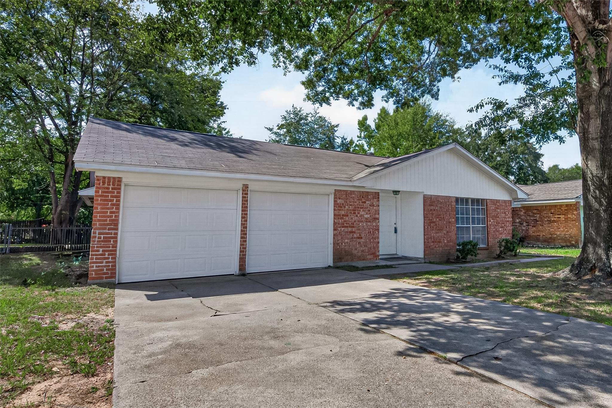 214 Crest Hill Drive — photo