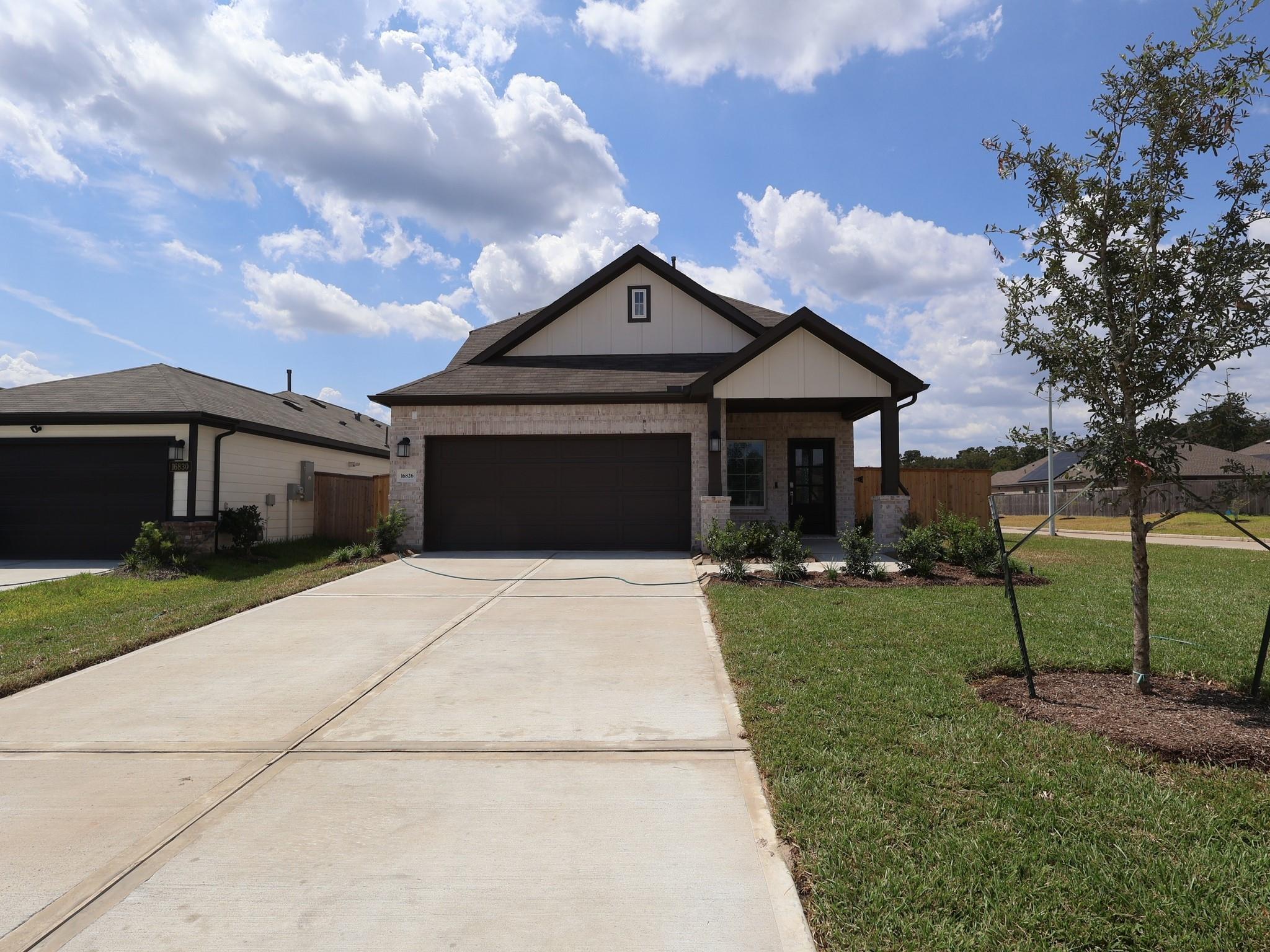 16826 Cockspur Hawthorn Lane — photo