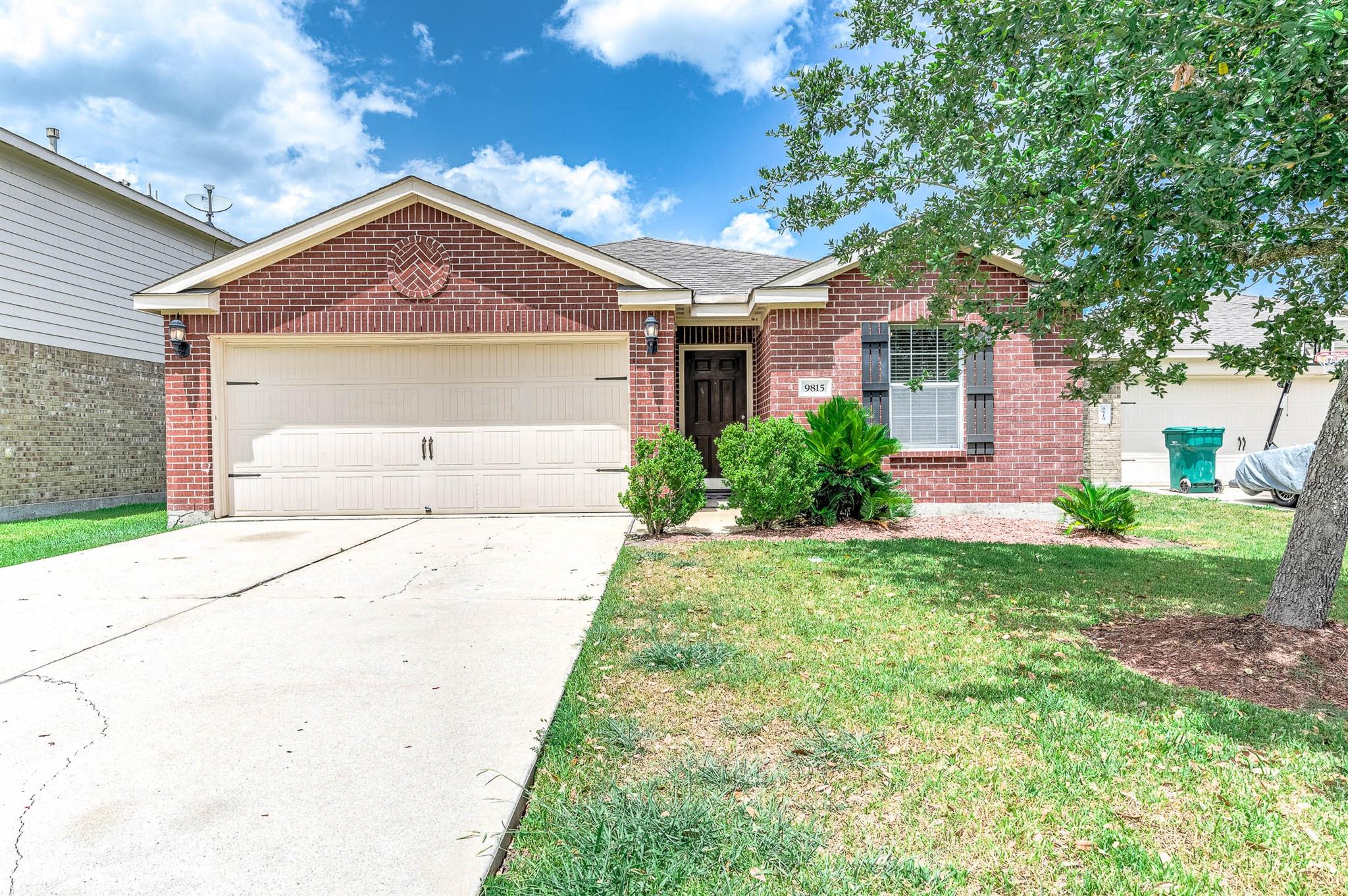 9815 Onyx Trail Drive — photo