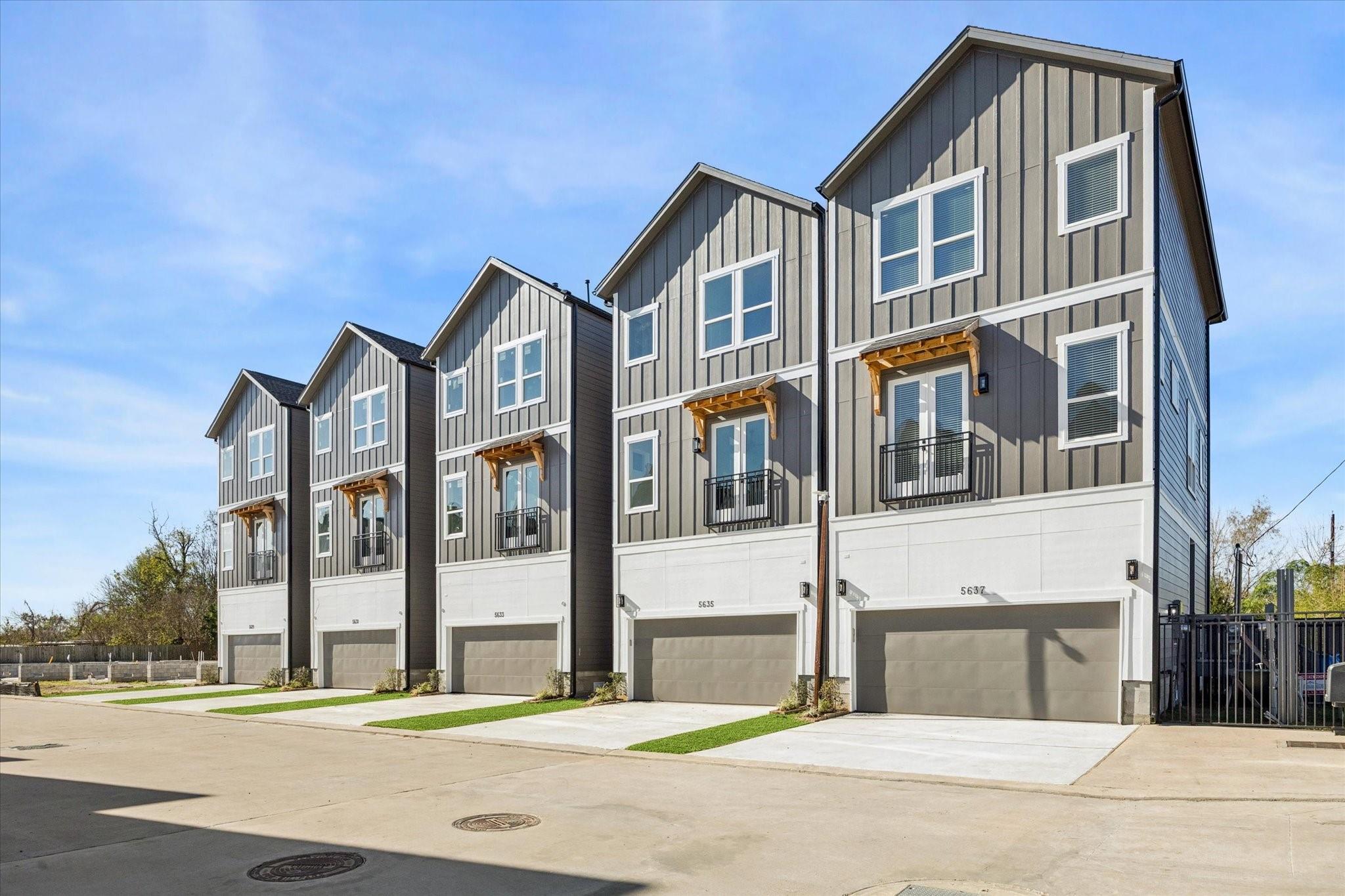 5635 Azores — photo