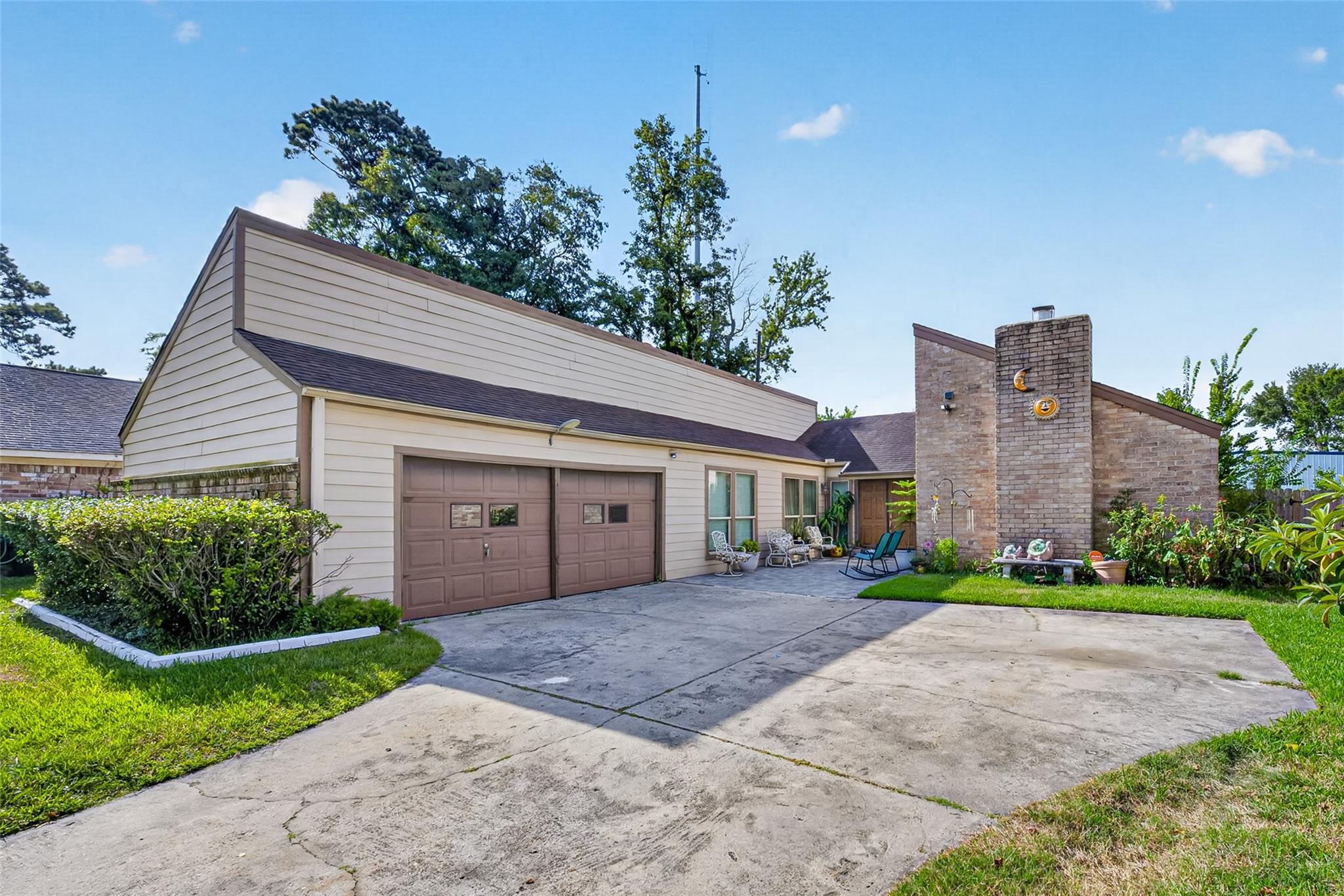 5522 Green Timbers Drive — photo