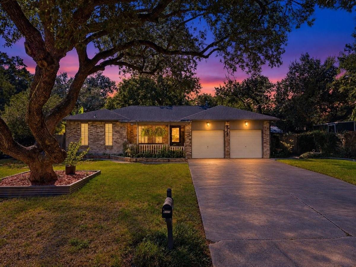 8717 Acorn Lane — photo