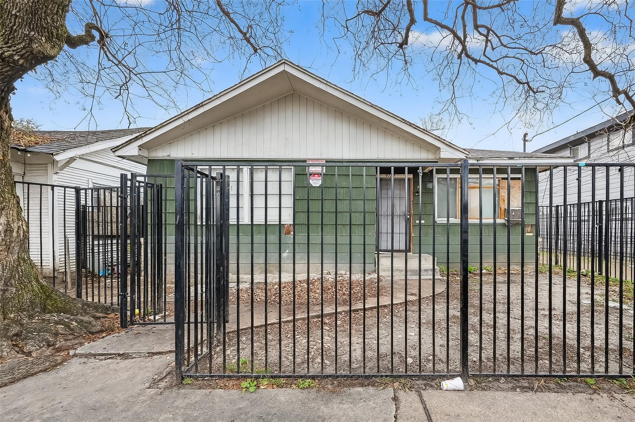 3113 Anita Street — photo