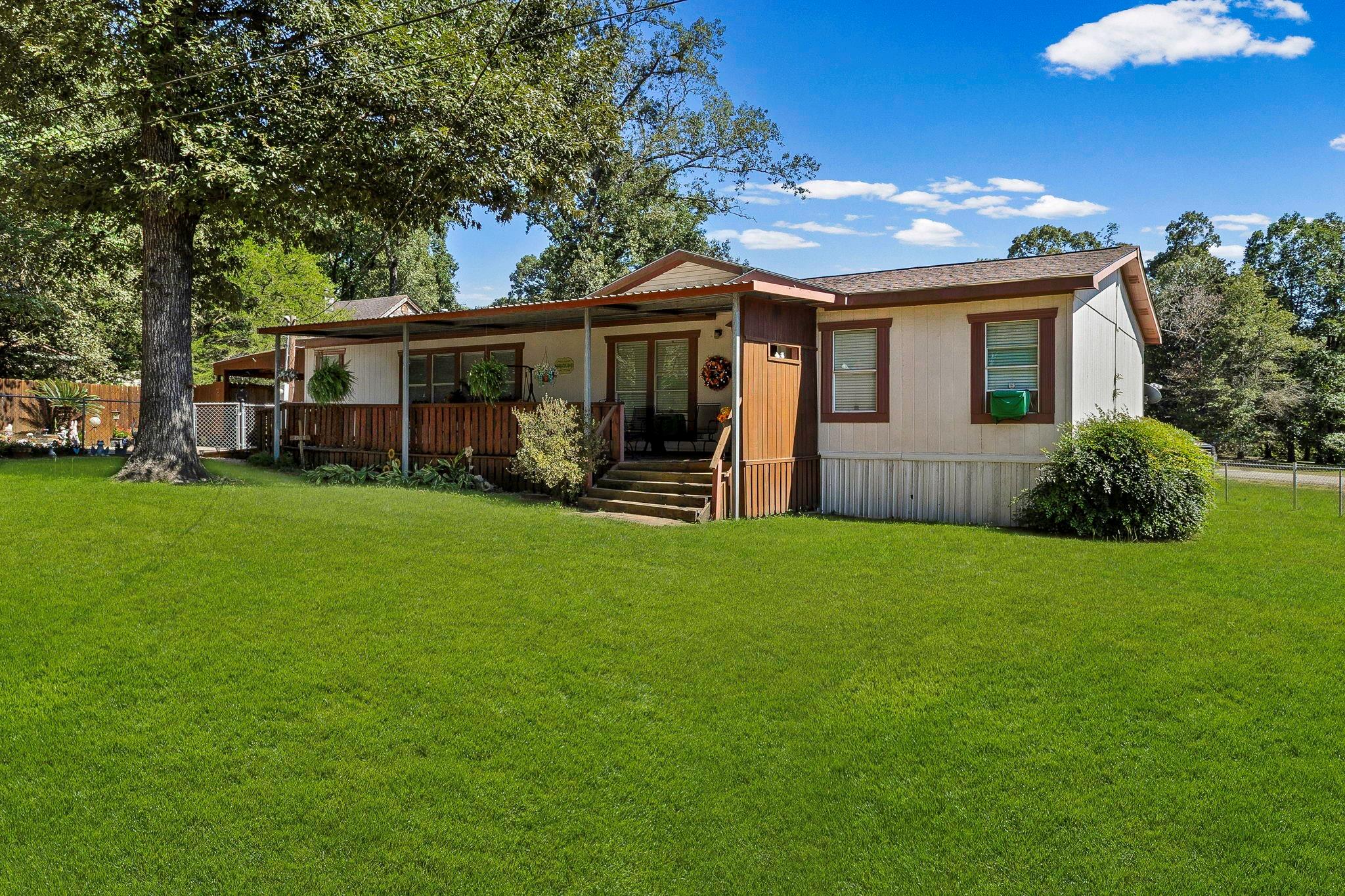 320 Carolyn Drive — photo