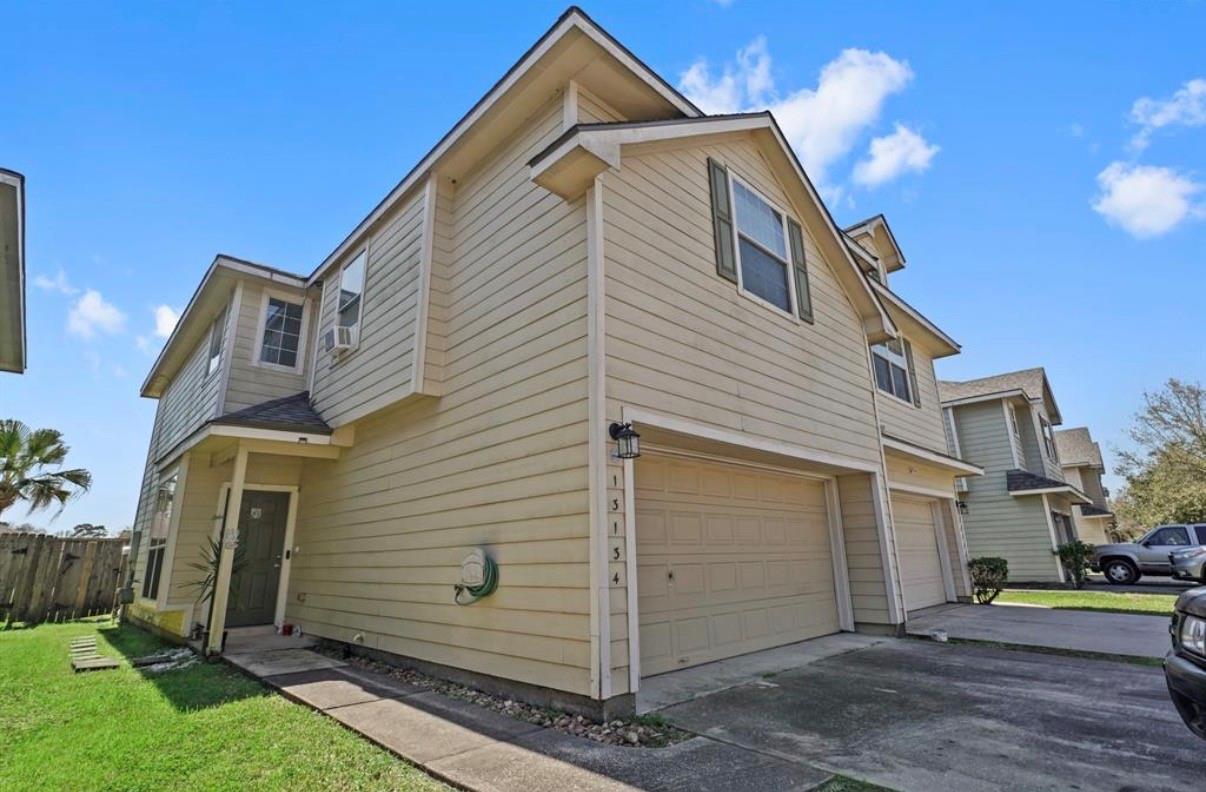 13134 Peppergate Lane — photo