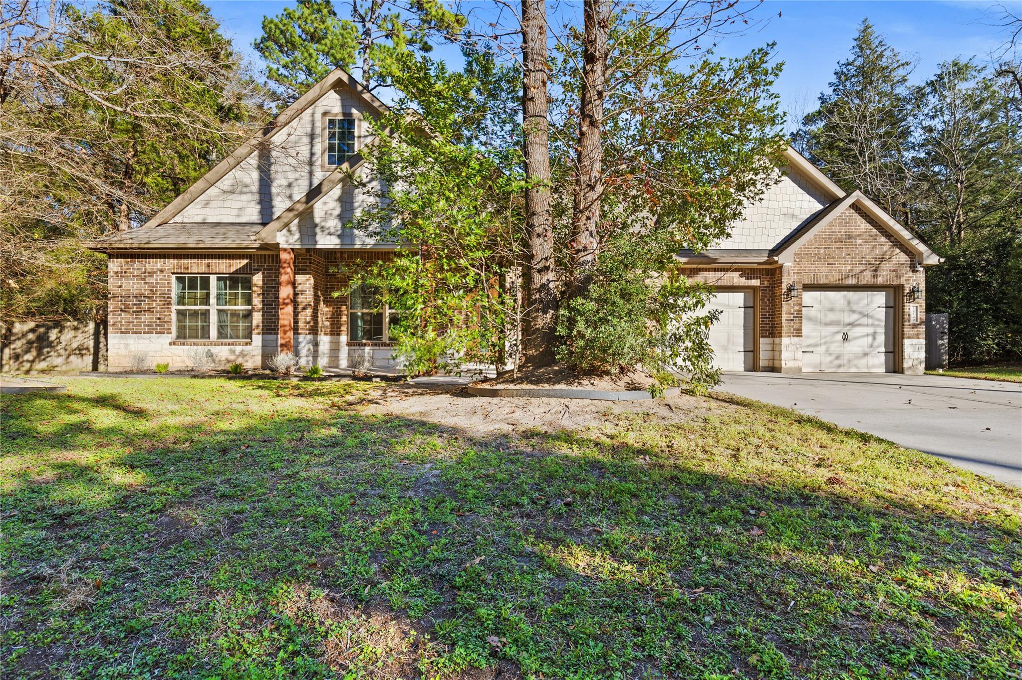 12140 Goliad Lane — photo